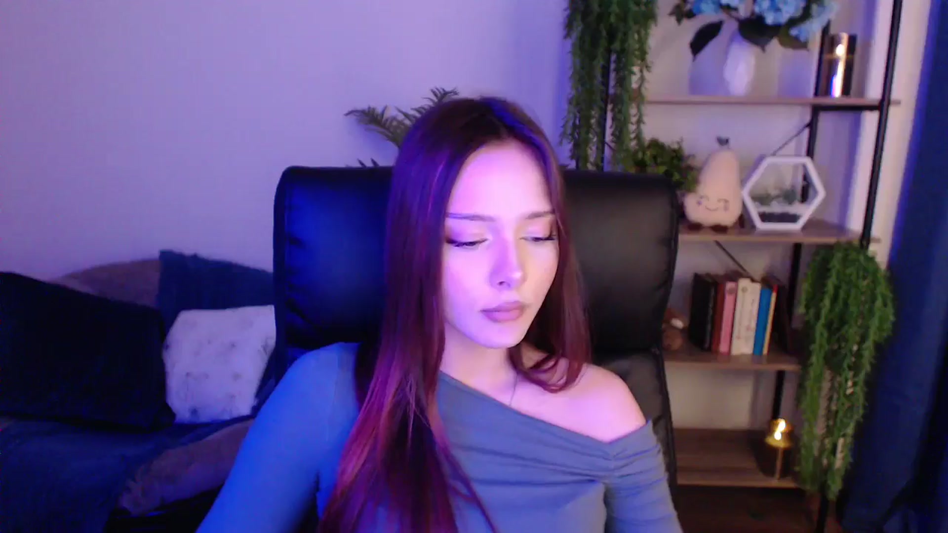 Gallery image thumbnail from KateManelli's myfreecams stream on, 01/18/2025, 14:28 image 13 of 20