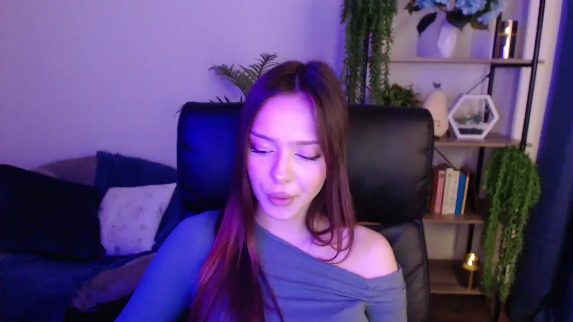 Gallery image thumbnail from KateManelli's myfreecams stream on, 01/18/2025, 14:28 image 17 of 20