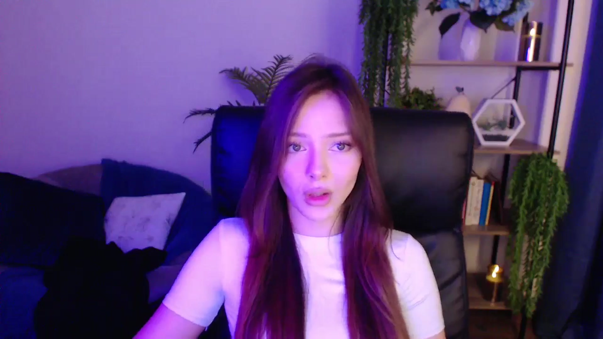 Gallery image thumbnail from KateManelli's myfreecams stream on, 01/19/2025, 09:45 image 4 of 20