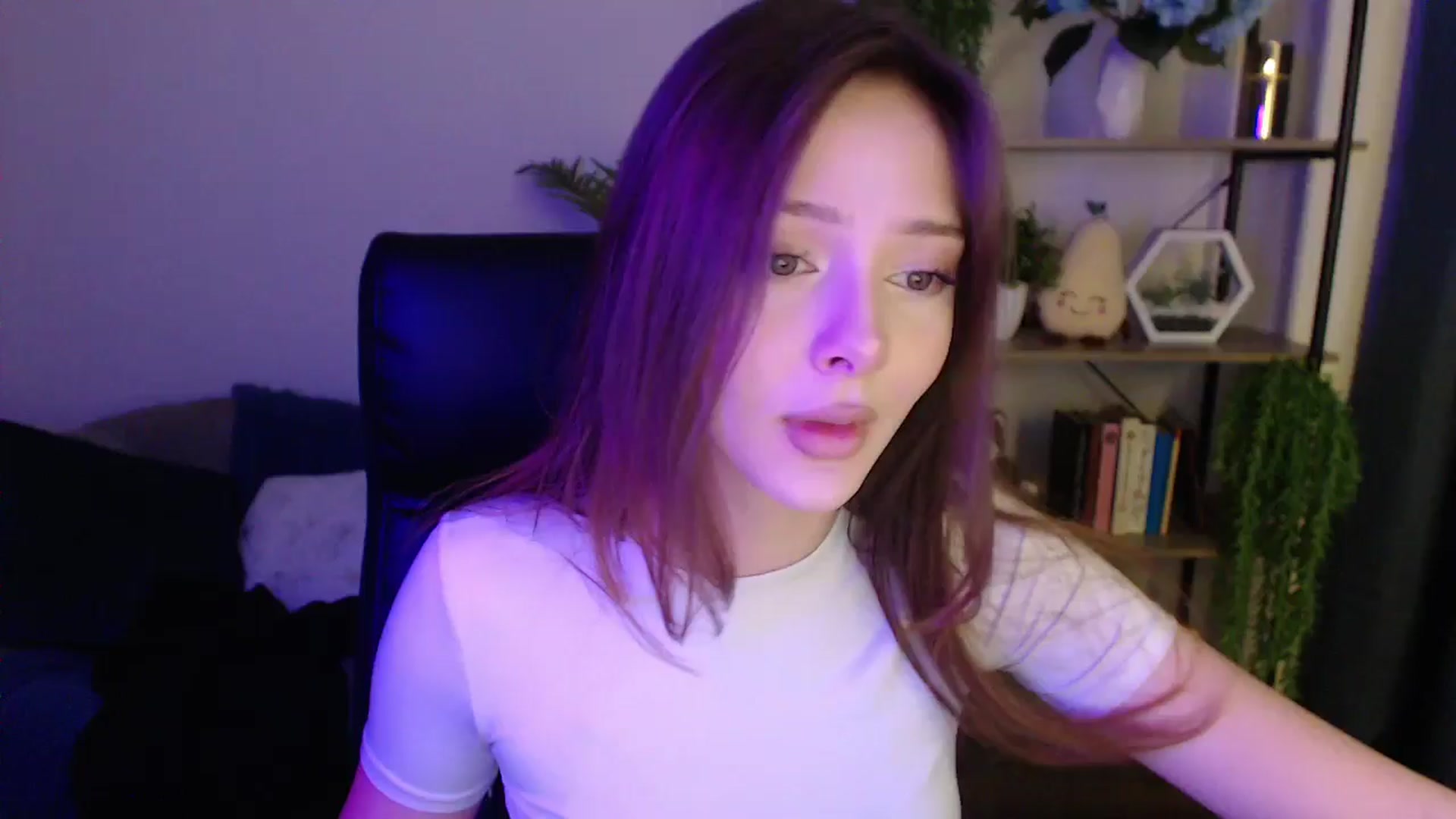 Gallery image thumbnail from KateManelli's myfreecams stream on, 01/19/2025, 09:45 image 20 of 20