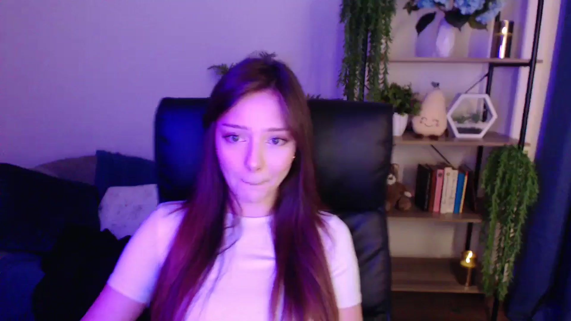 Gallery image thumbnail from KateManelli's myfreecams stream on, 01/19/2025, 09:45 image 3 of 20