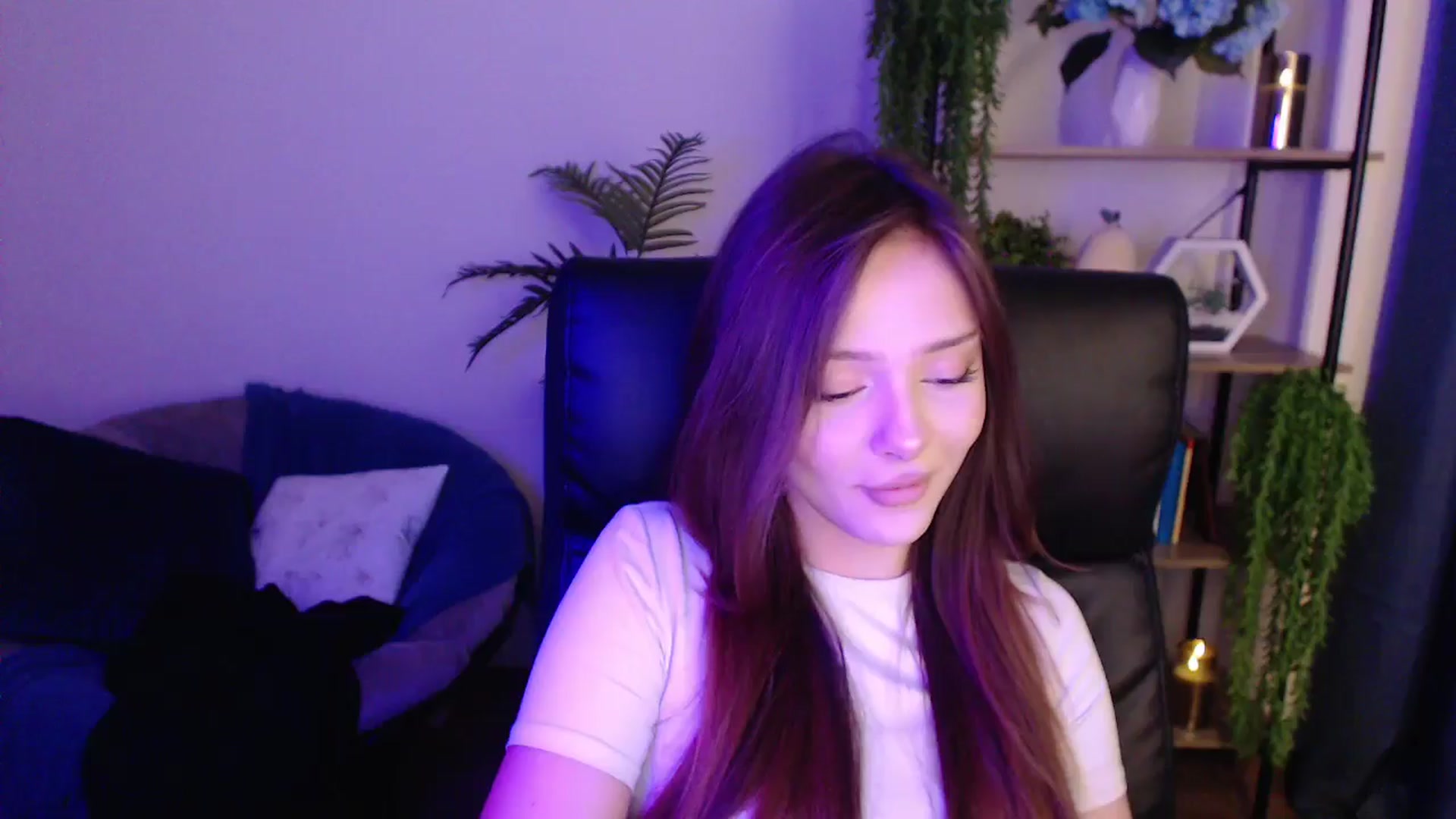 Gallery image thumbnail from KateManelli's myfreecams stream on, 01/19/2025, 09:45 image 7 of 20