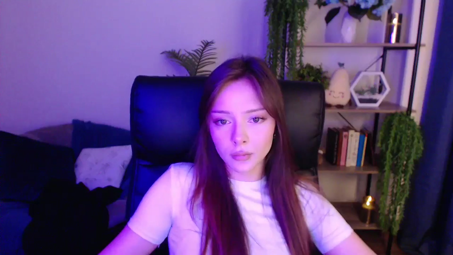 Gallery image thumbnail from KateManelli's myfreecams stream on, 01/19/2025, 09:45 image 16 of 20