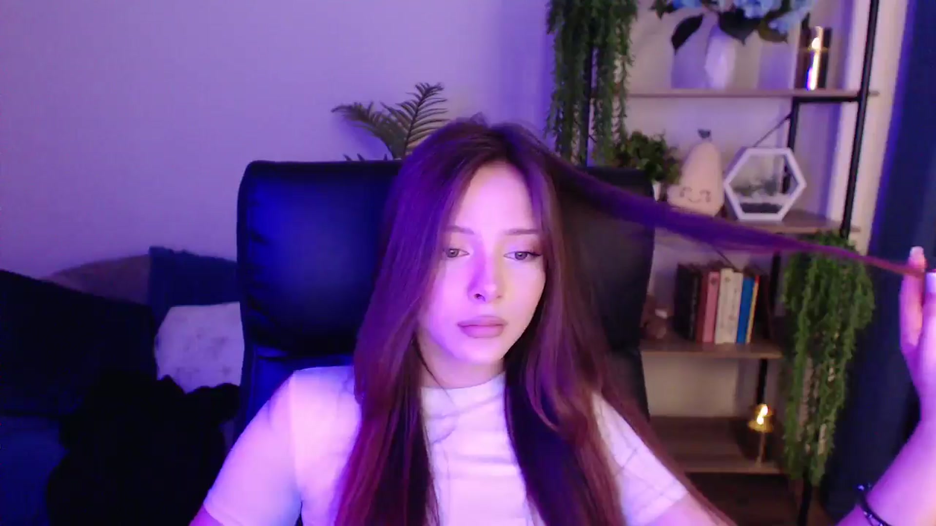 Gallery image thumbnail from KateManelli's myfreecams stream on, 01/19/2025, 10:04 image 18 of 20