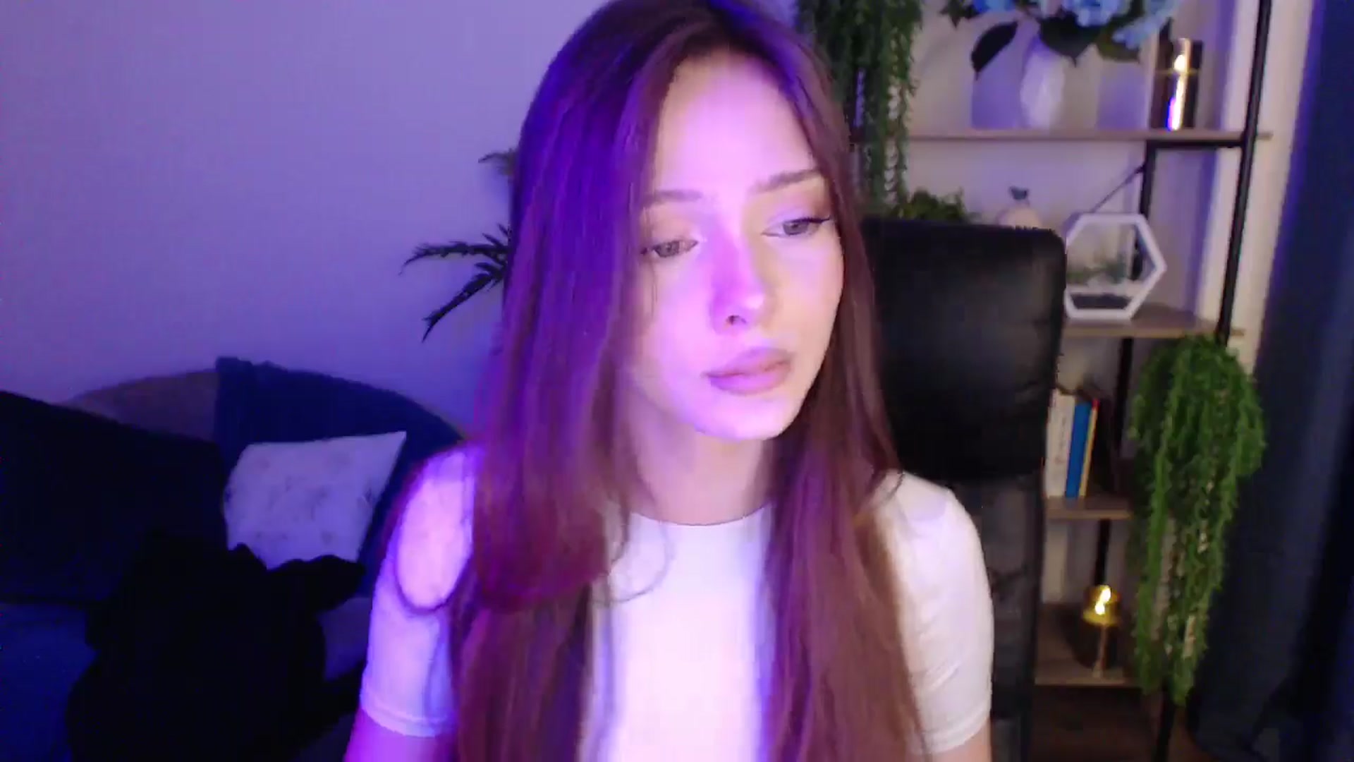 Gallery image thumbnail from KateManelli's myfreecams stream on, 01/19/2025, 10:04 image 6 of 20