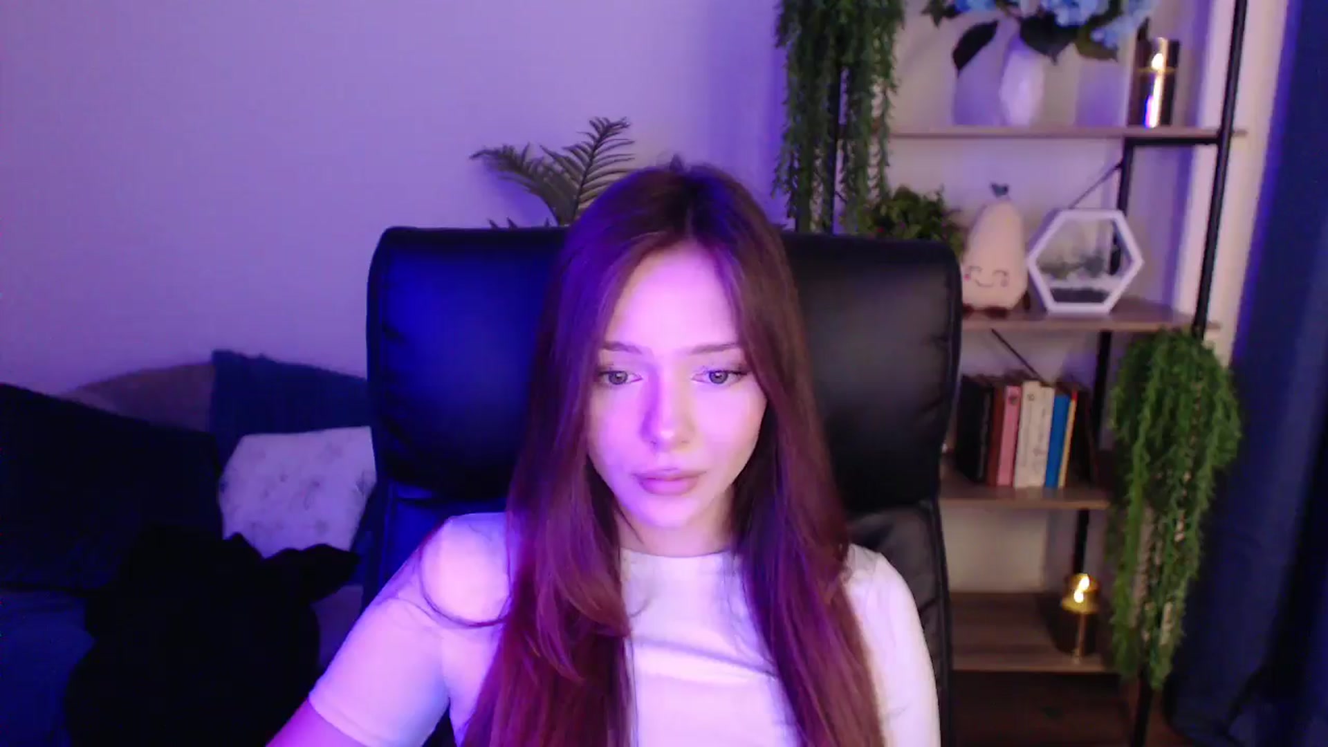 Gallery image thumbnail from KateManelli's myfreecams stream on, 01/19/2025, 10:04 image 9 of 20
