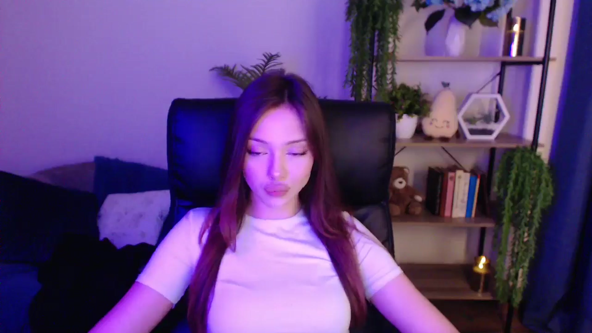 Gallery image thumbnail from KateManelli's myfreecams stream on, 01/19/2025, 10:04 image 20 of 20