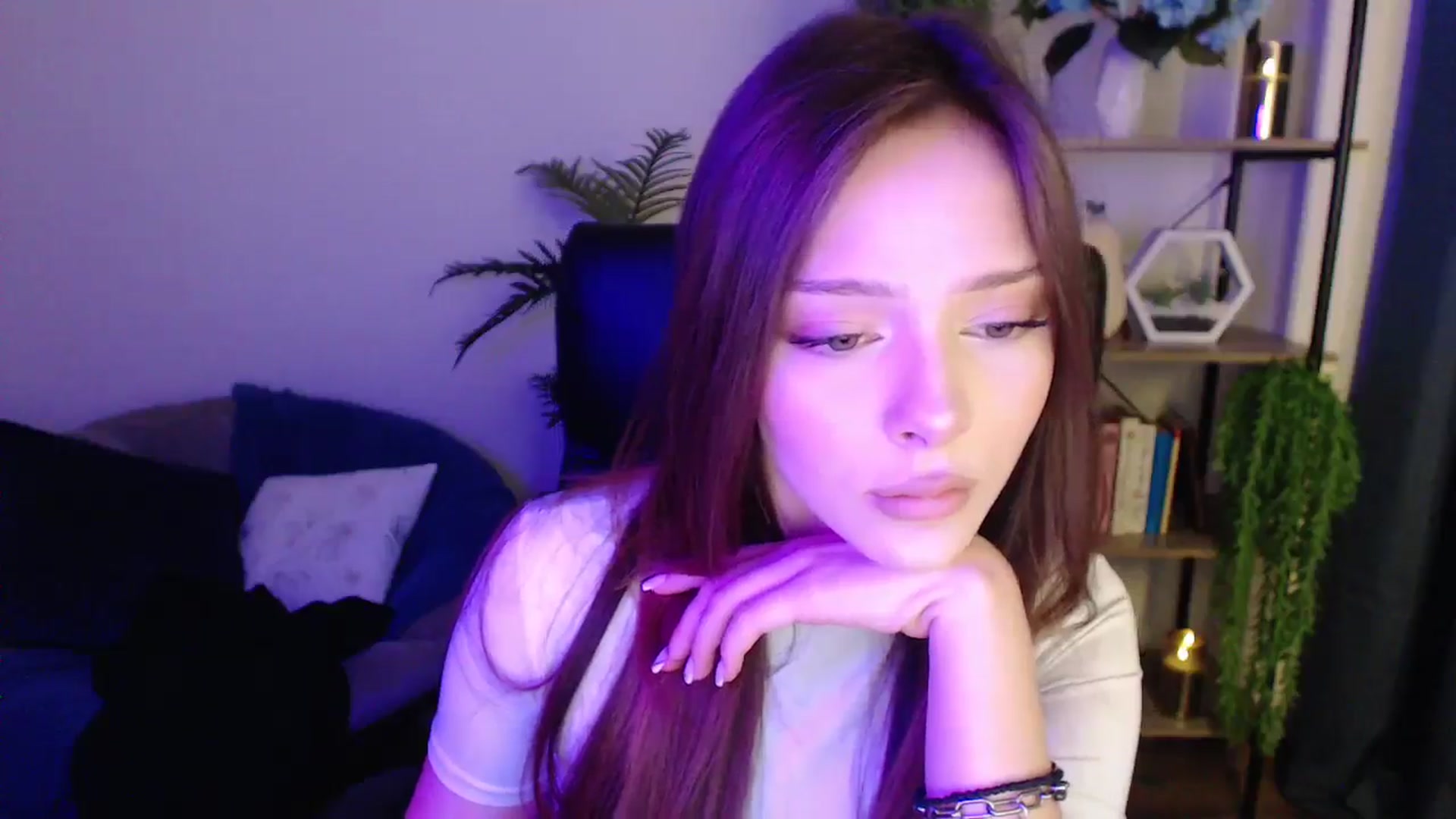 Gallery image thumbnail from KateManelli's myfreecams stream on, 01/19/2025, 10:04 image 7 of 20