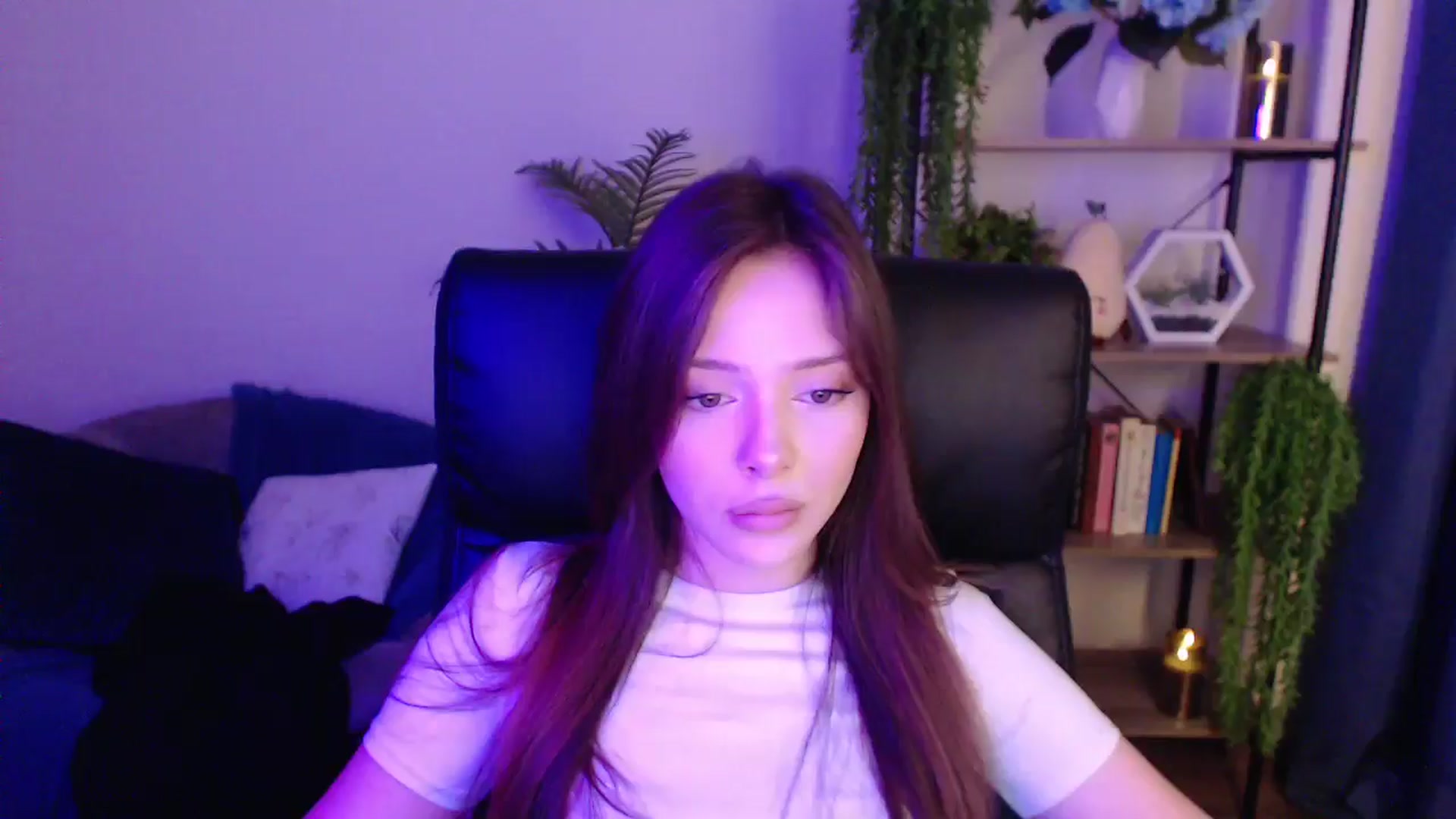 Gallery image thumbnail from KateManelli's myfreecams stream on, 01/19/2025, 10:04 image 1 of 20