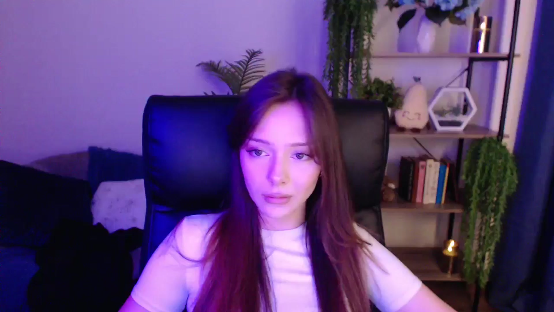 Gallery image thumbnail from KateManelli's myfreecams stream on, 01/19/2025, 10:04 image 14 of 20