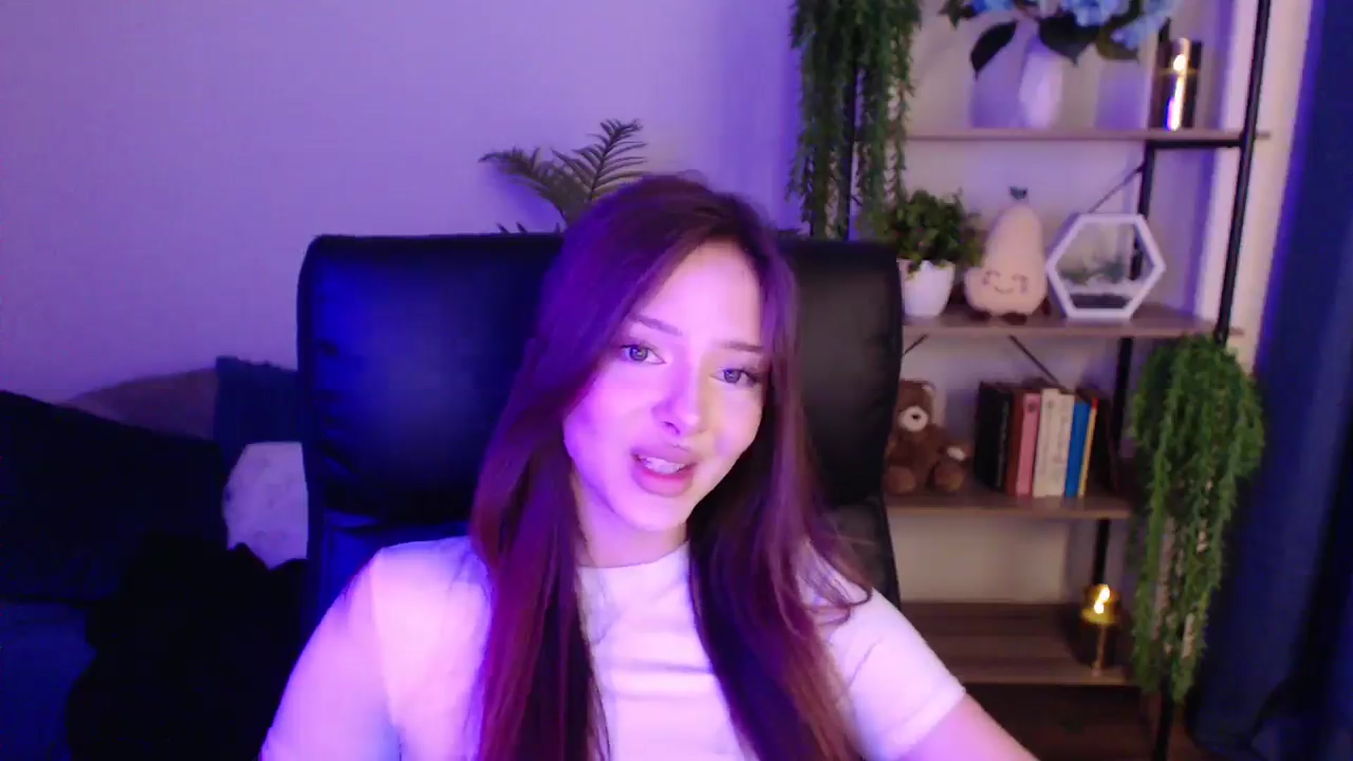 Gallery image thumbnail from KateManelli's myfreecams stream on, 01/19/2025, 10:04 image 17 of 20