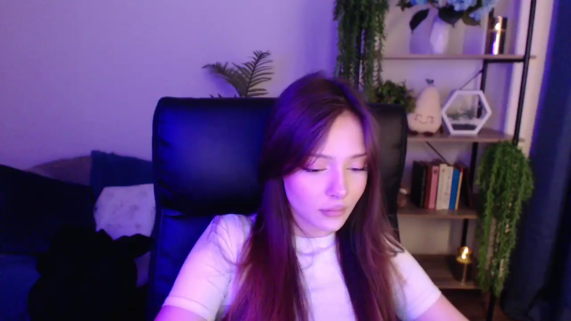 Gallery image thumbnail from KateManelli's myfreecams stream on, 01/19/2025, 10:04 image 15 of 20