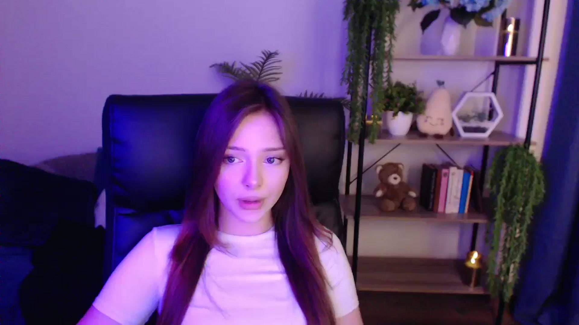 Gallery image thumbnail from KateManelli's myfreecams stream on, 01/19/2025, 11:25 image 4 of 20