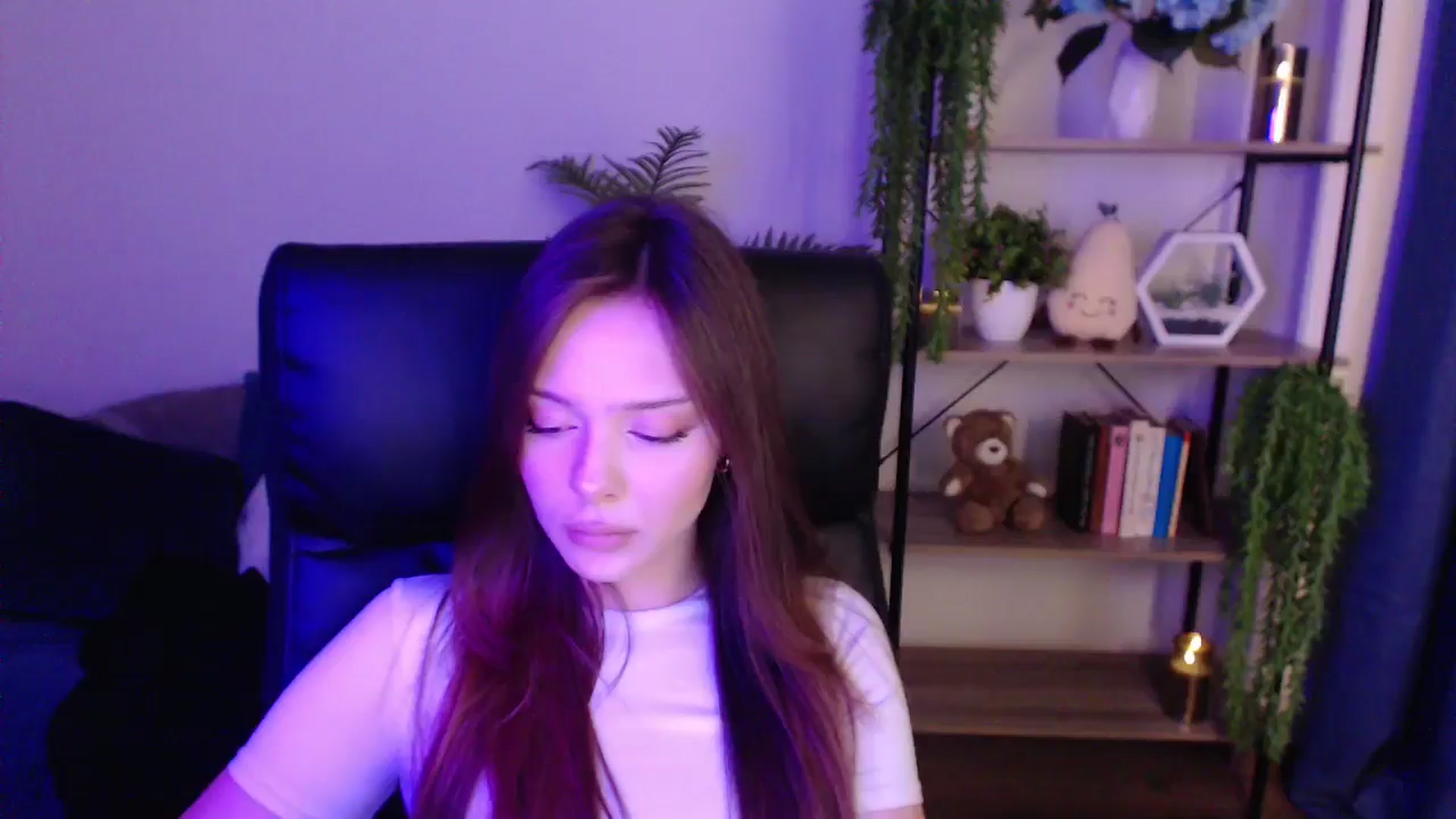 Gallery image thumbnail from KateManelli's myfreecams stream on, 01/19/2025, 11:25 image 1 of 20