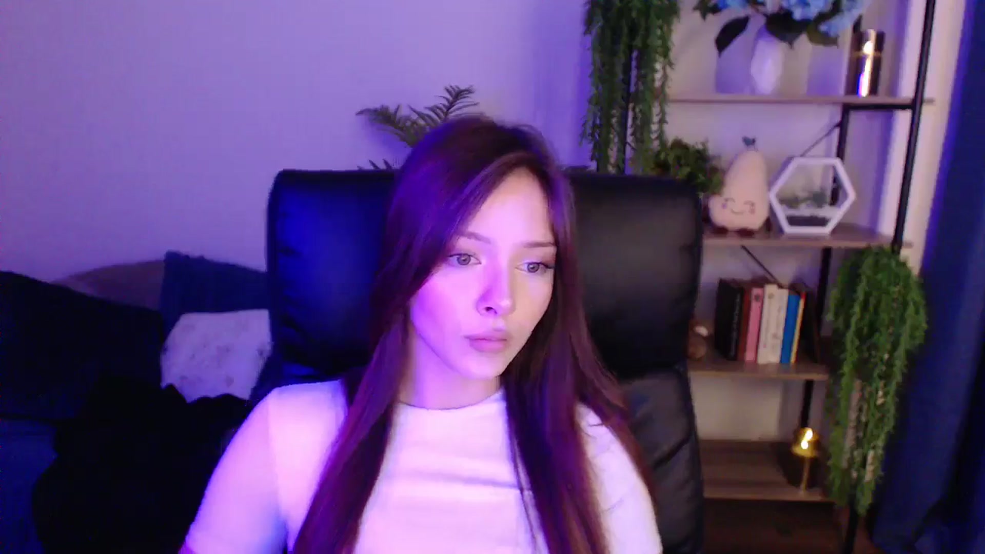 Gallery image thumbnail from KateManelli's myfreecams stream on, 01/19/2025, 11:43 image 14 of 20