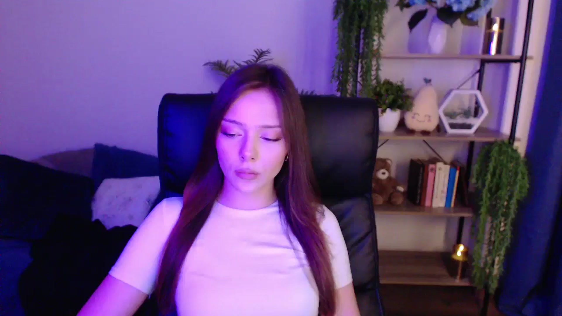 Gallery image thumbnail from KateManelli's myfreecams stream on, 01/19/2025, 11:43 image 5 of 20