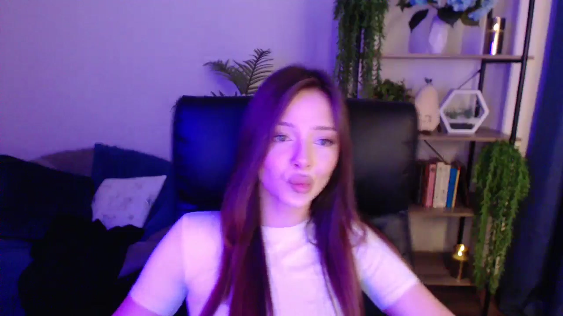 Gallery image thumbnail from KateManelli's myfreecams stream on, 01/19/2025, 11:43 image 20 of 20