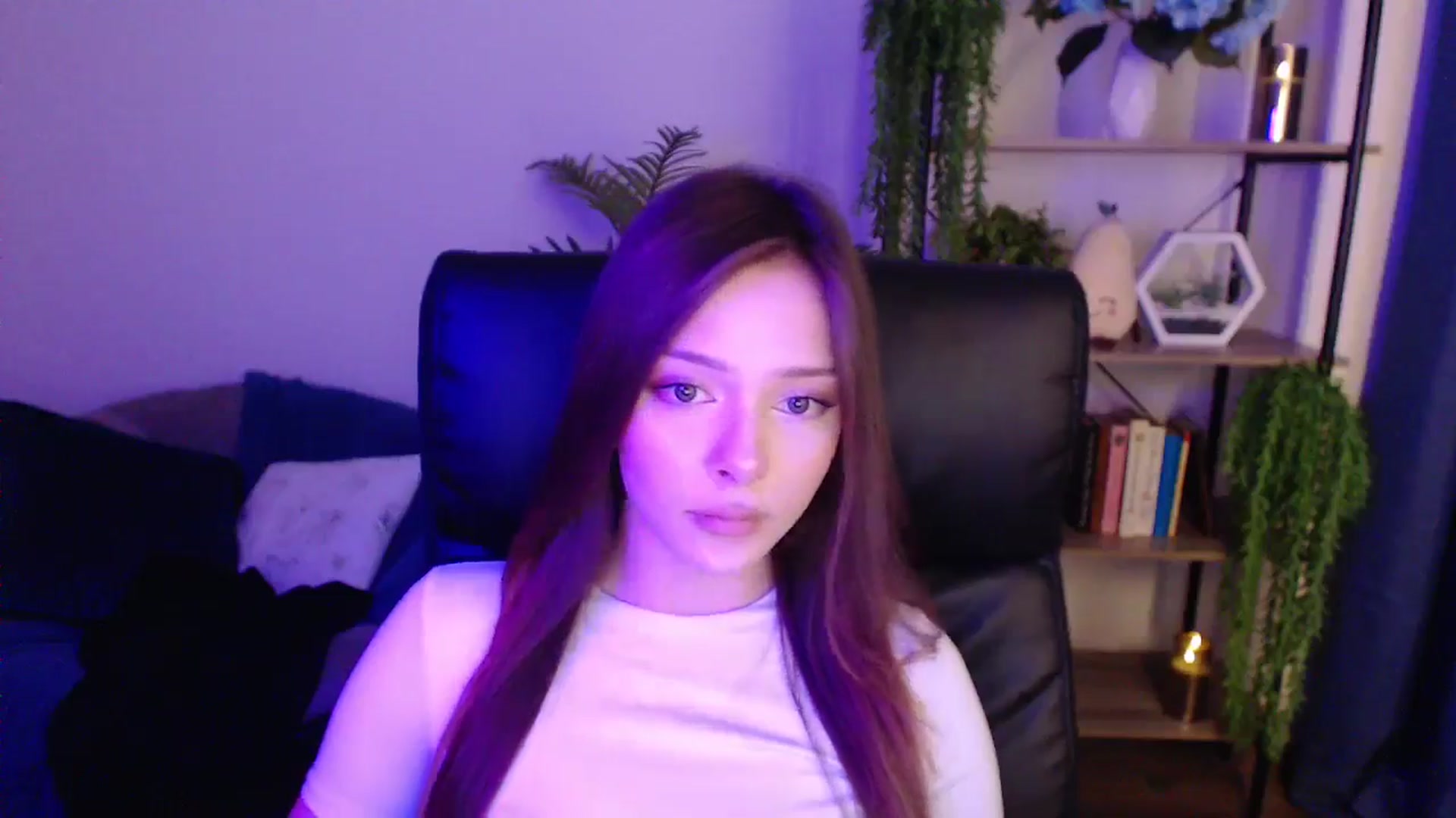 Gallery image thumbnail from KateManelli's myfreecams stream on, 01/19/2025, 11:43 image 6 of 20