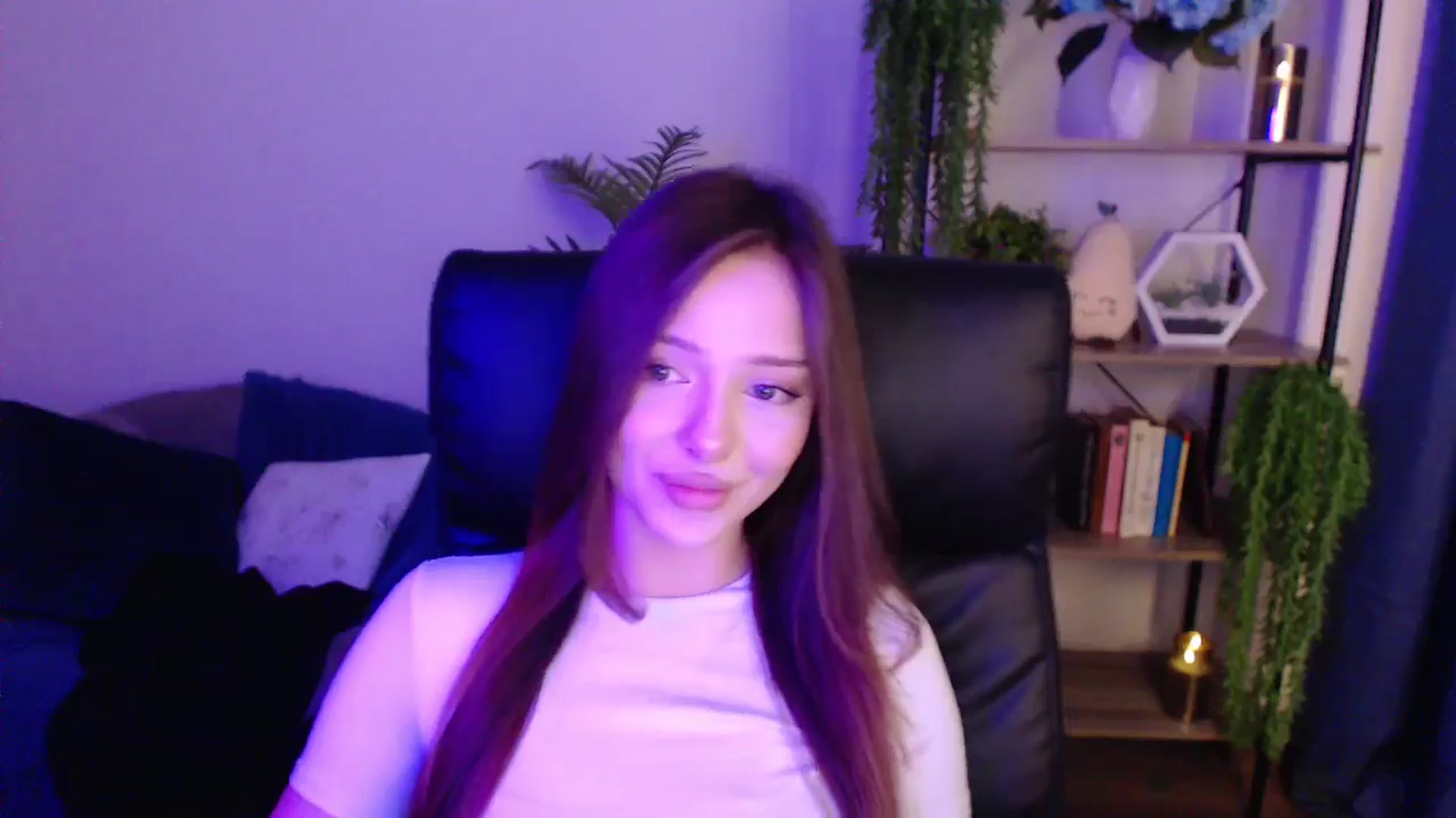Gallery image thumbnail from KateManelli's myfreecams stream on, 01/19/2025, 11:43 image 9 of 20