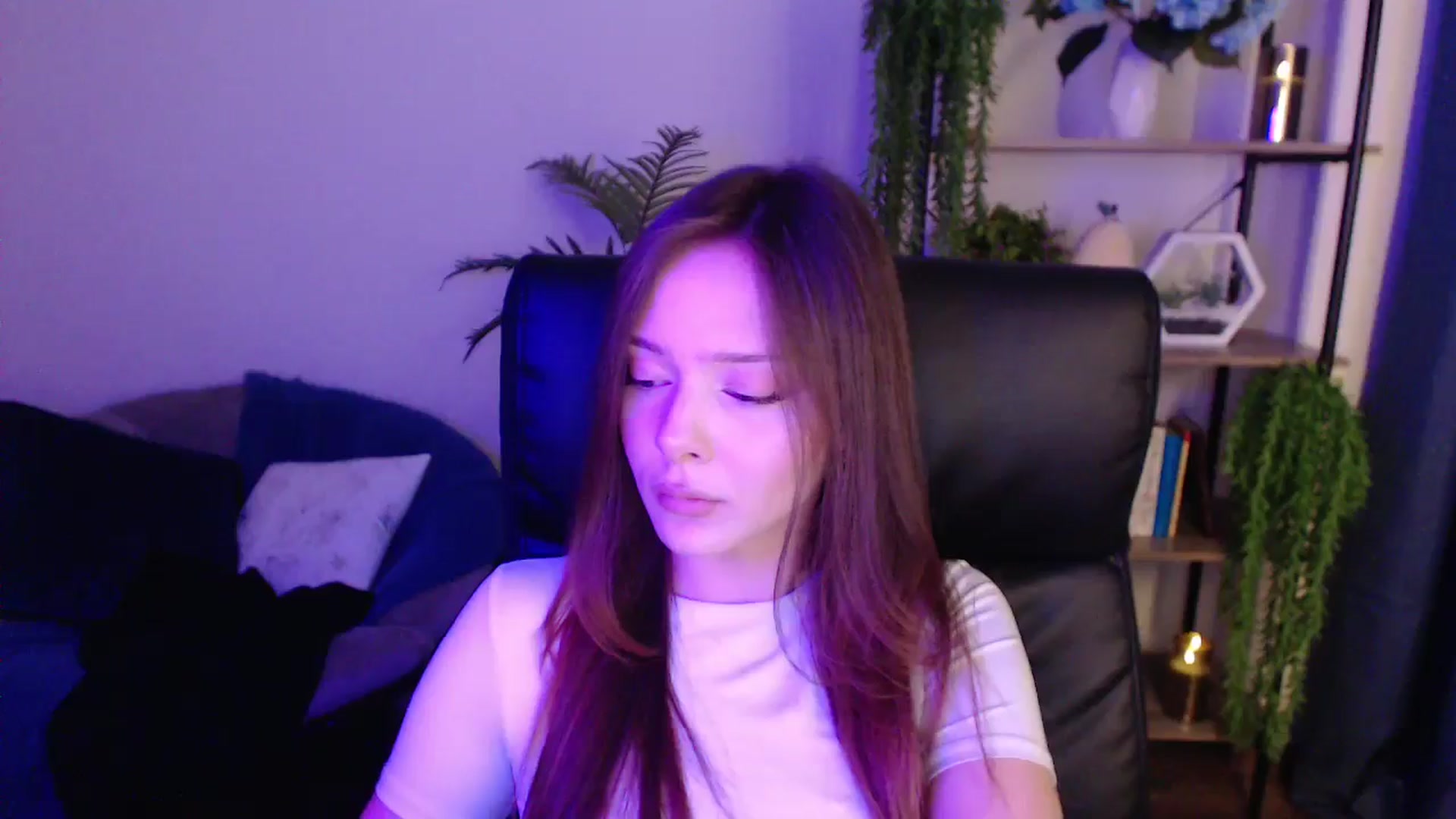 Gallery image thumbnail from KateManelli's myfreecams stream on, 01/19/2025, 11:43 image 4 of 20
