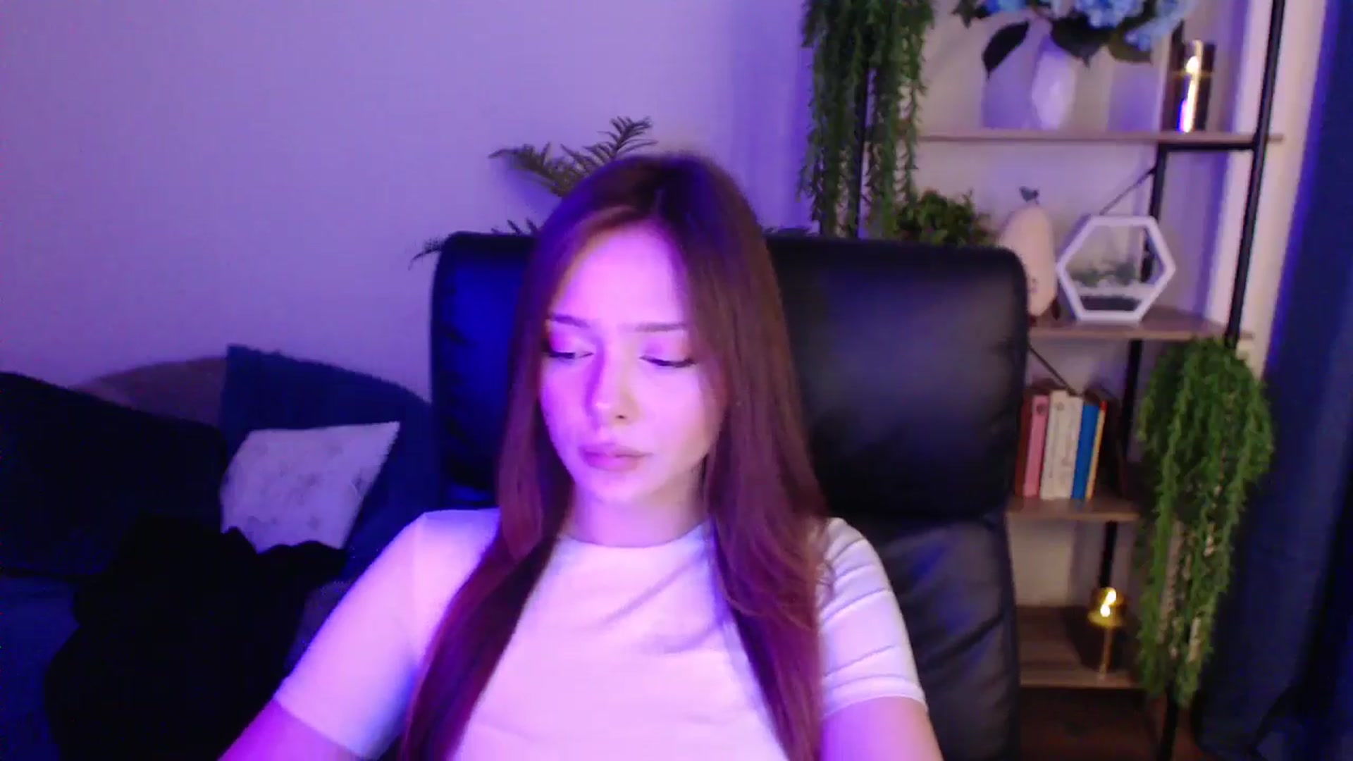 Gallery image thumbnail from KateManelli's myfreecams stream on, 01/19/2025, 11:43 image 7 of 20