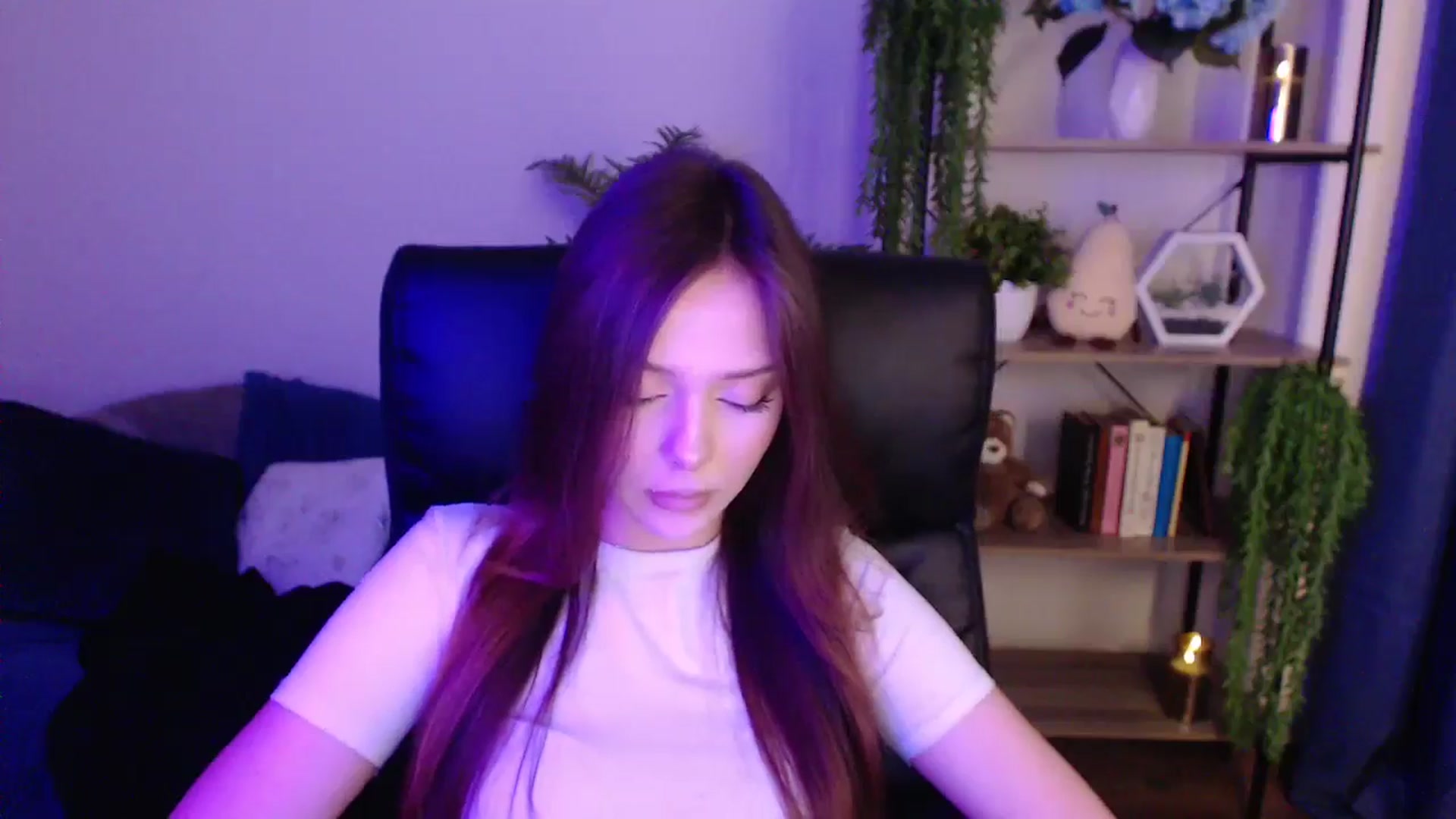 Gallery image thumbnail from KateManelli's myfreecams stream on, 01/19/2025, 12:16 image 5 of 20
