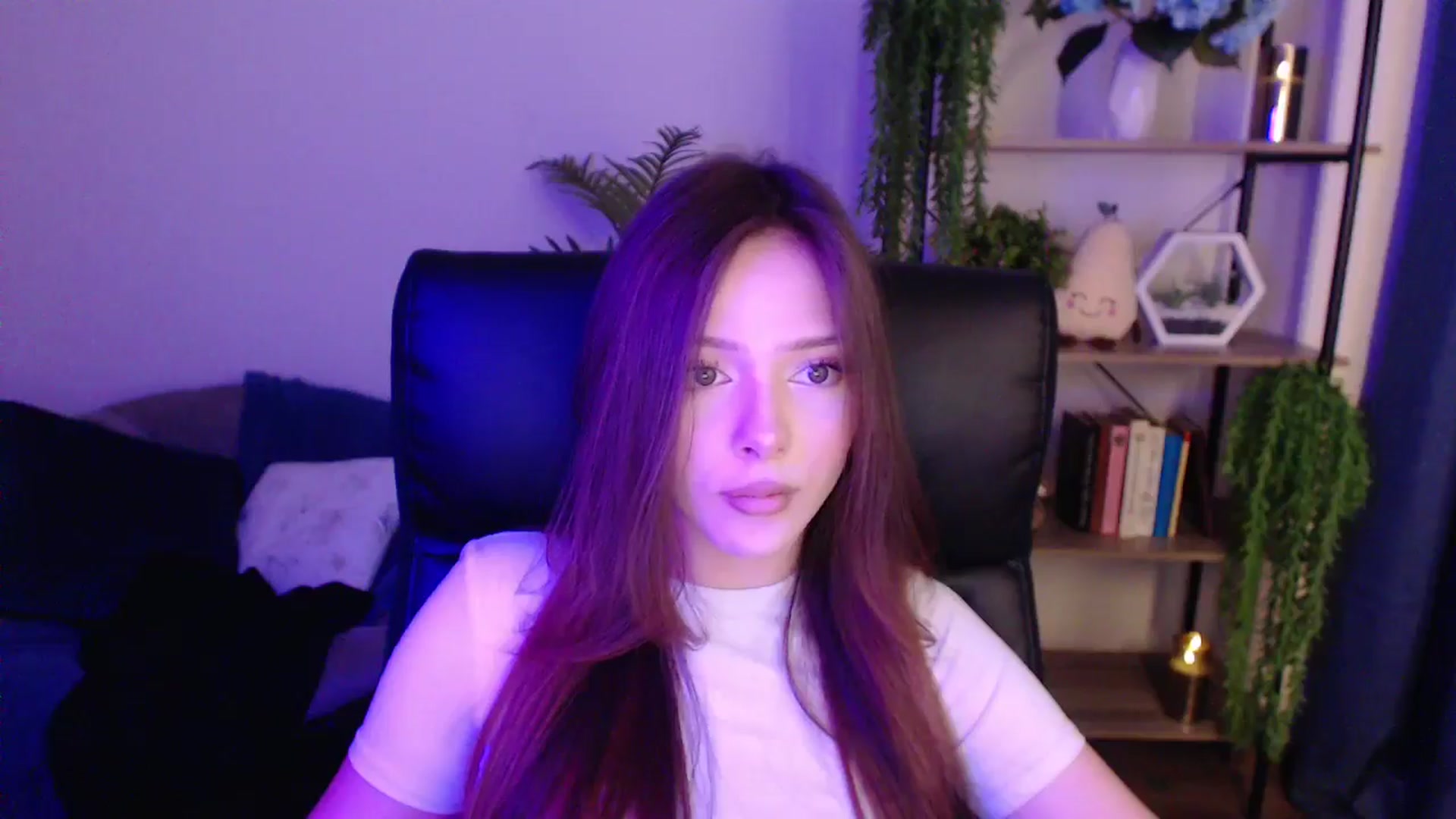 Gallery image thumbnail from KateManelli's myfreecams stream on, 01/19/2025, 12:16 image 12 of 20