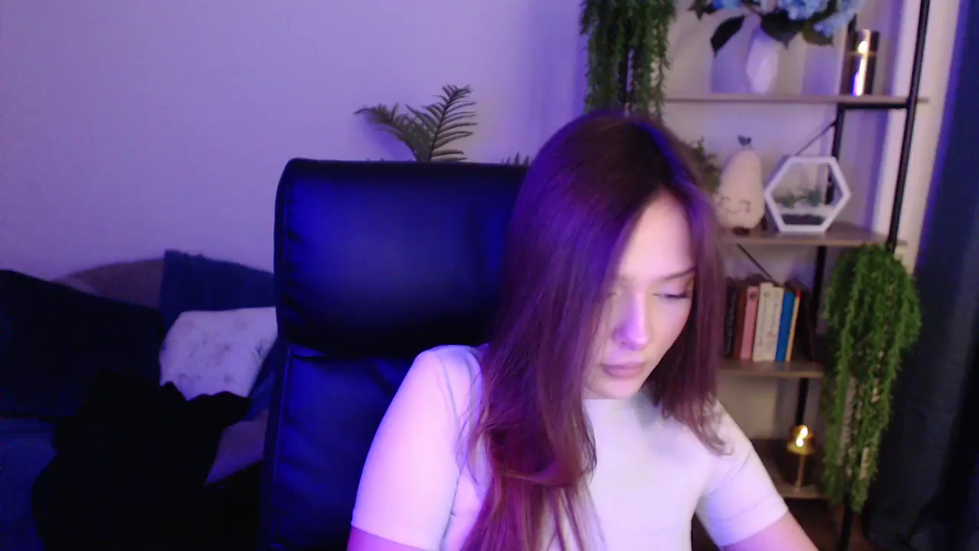 Gallery image thumbnail from KateManelli's myfreecams stream on, 01/19/2025, 12:16 image 19 of 20