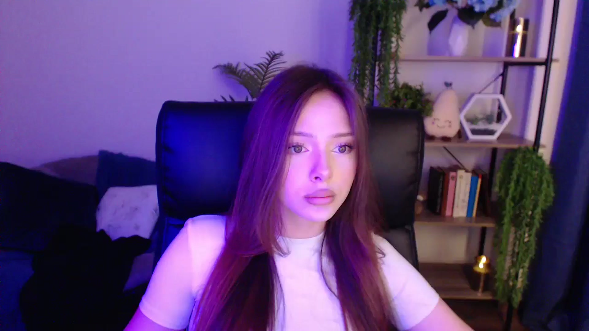 Gallery image thumbnail from KateManelli's myfreecams stream on, 01/19/2025, 12:16 image 11 of 20