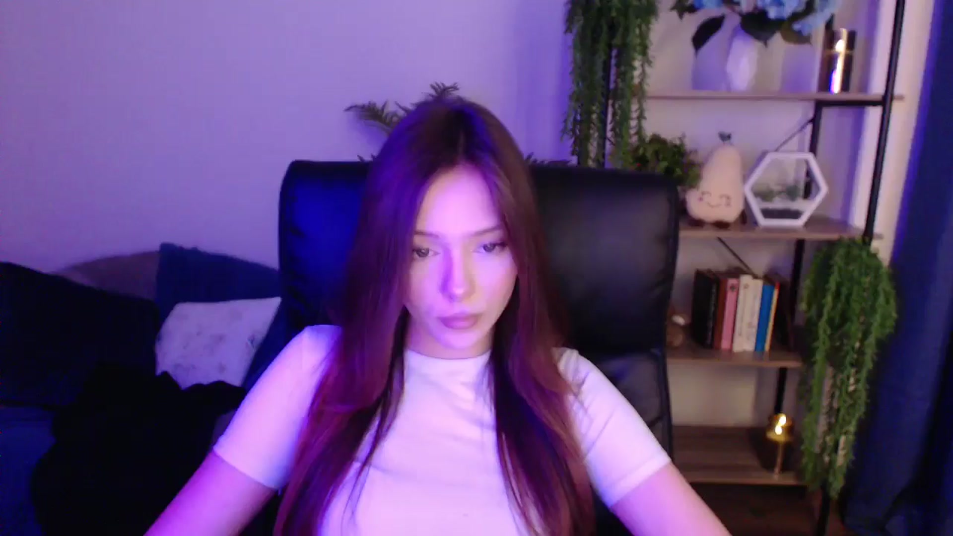 Gallery image thumbnail from KateManelli's myfreecams stream on, 01/19/2025, 12:16 image 6 of 20