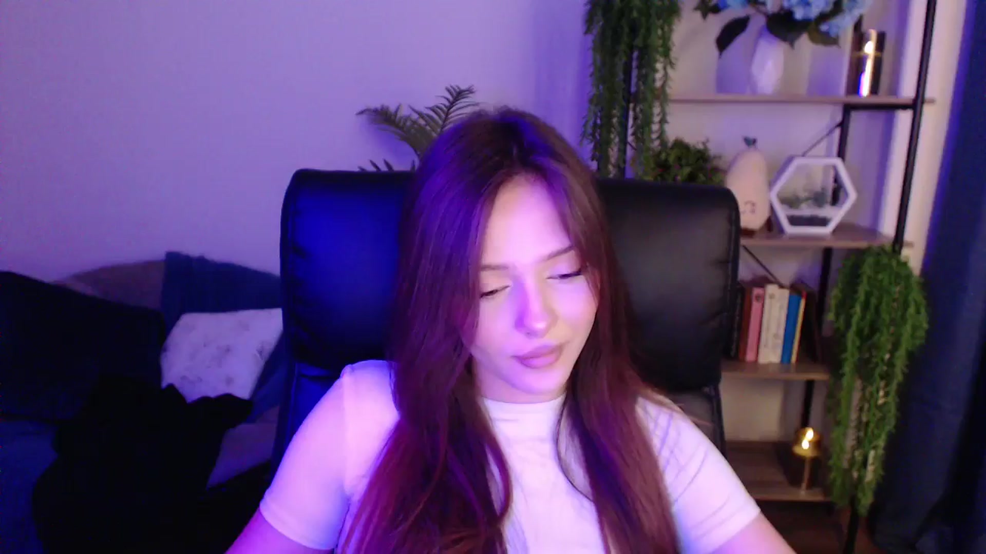 Gallery image thumbnail from KateManelli's myfreecams stream on, 01/19/2025, 12:16 image 13 of 20