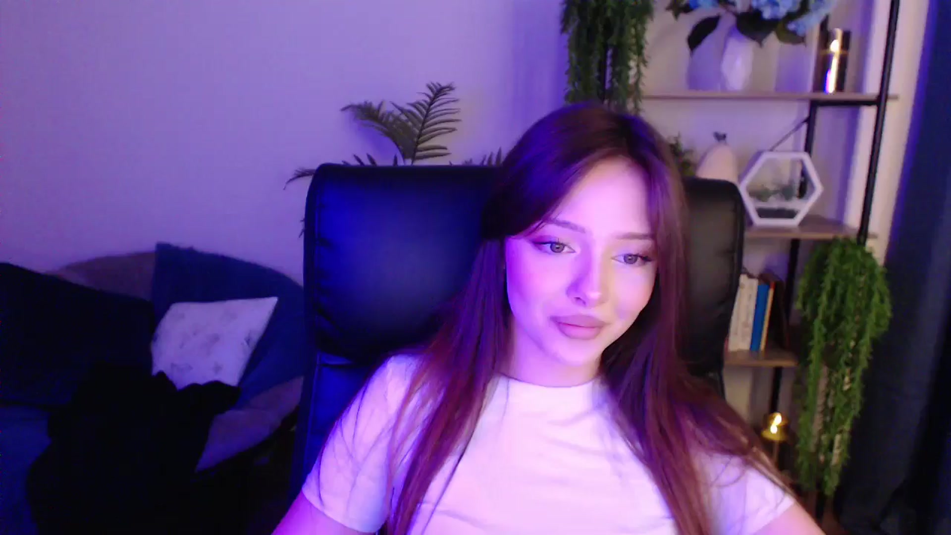 Gallery image thumbnail from KateManelli's myfreecams stream on, 01/19/2025, 12:46 image 13 of 20