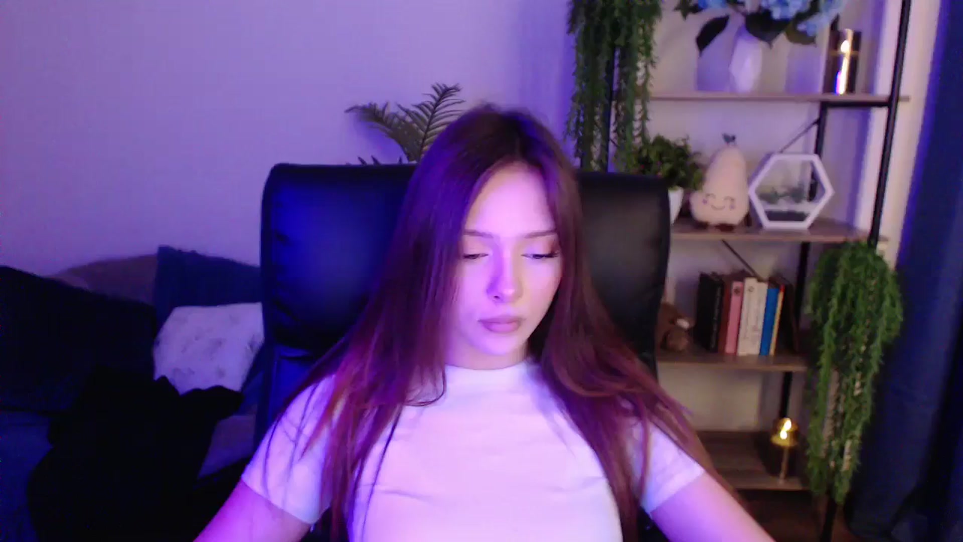 Gallery image thumbnail from KateManelli's myfreecams stream on, 01/19/2025, 12:46 image 9 of 20