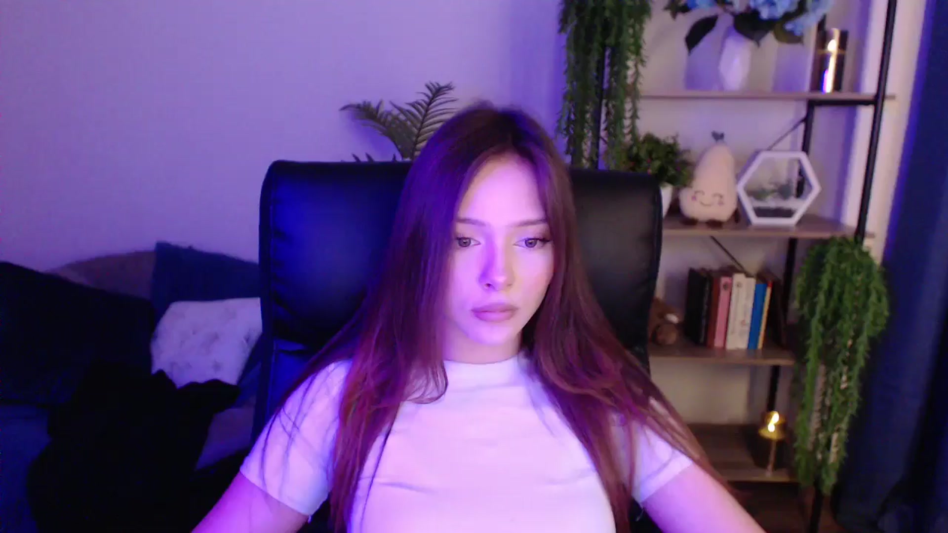 Gallery image thumbnail from KateManelli's myfreecams stream on, 01/19/2025, 12:46 image 10 of 20