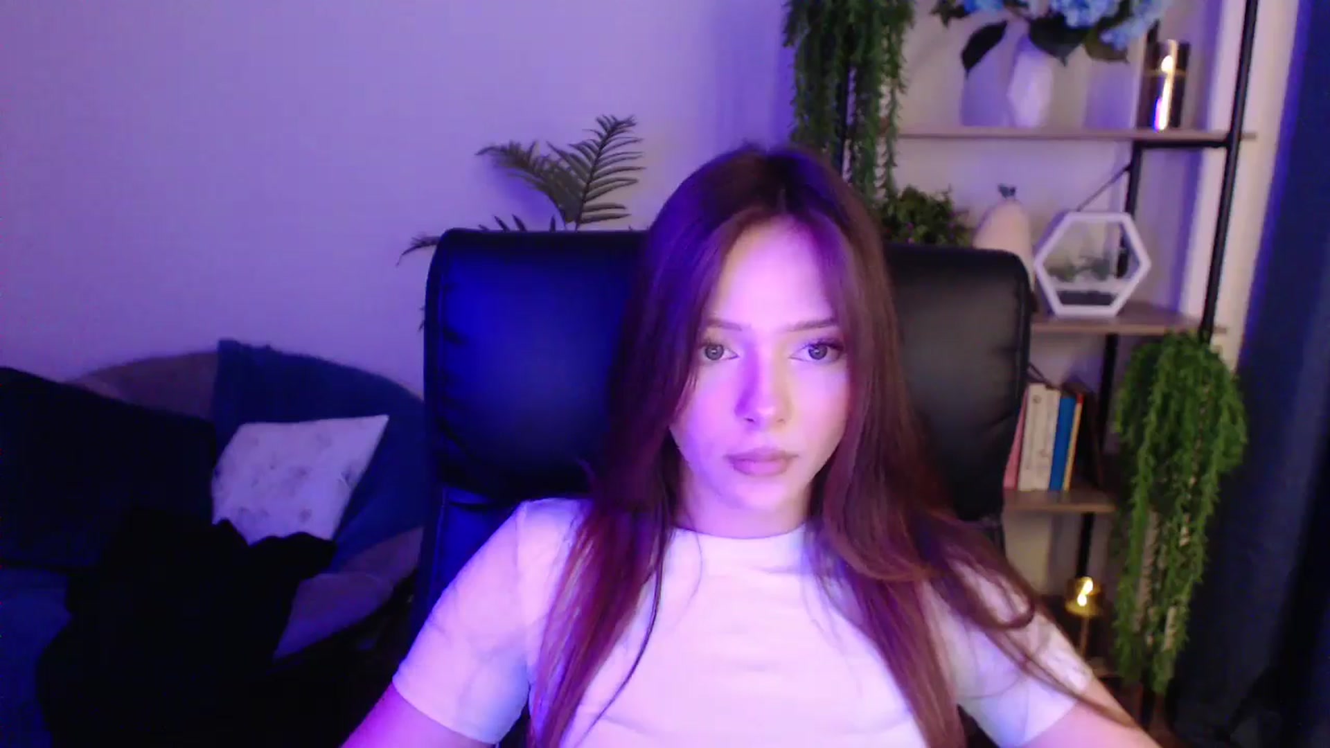 Gallery image thumbnail from KateManelli's myfreecams stream on, 01/19/2025, 12:46 image 16 of 20
