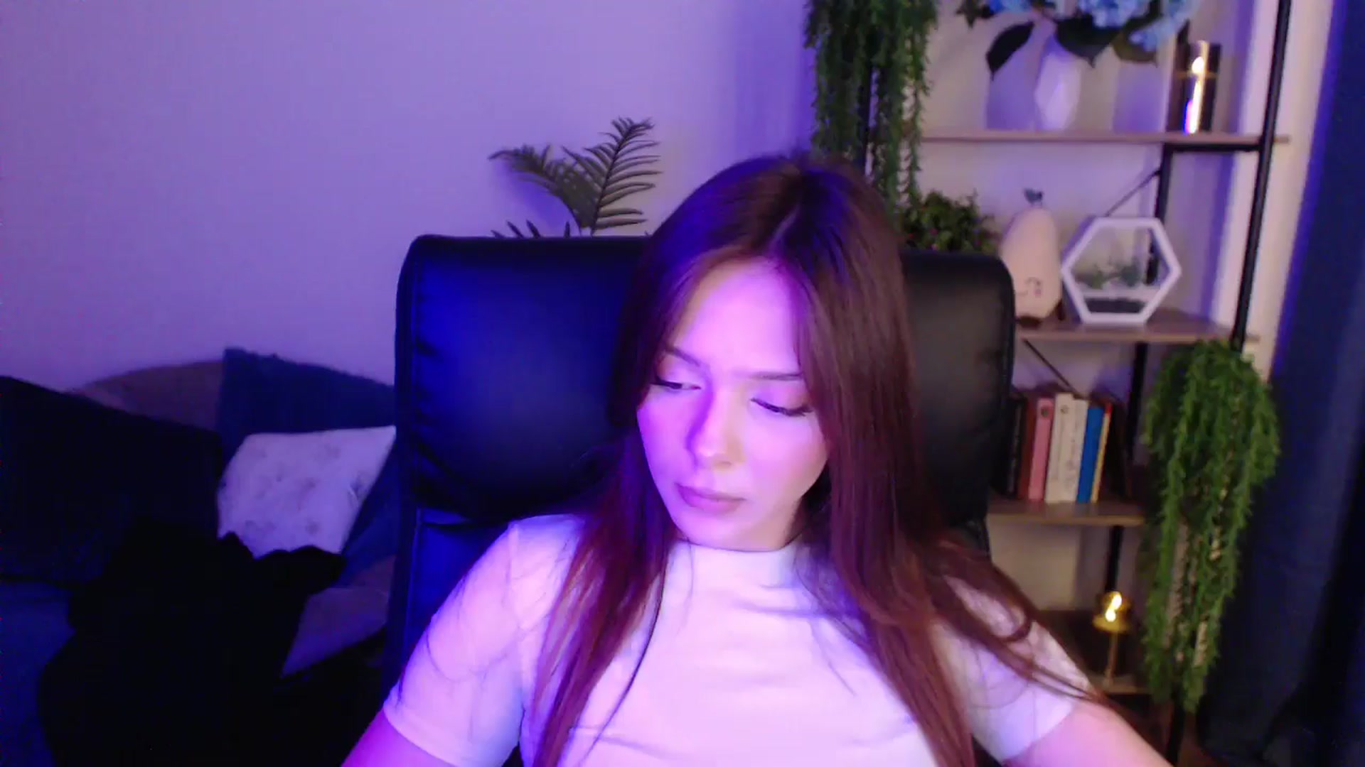 Gallery image thumbnail from KateManelli's myfreecams stream on, 01/19/2025, 12:46 image 15 of 20