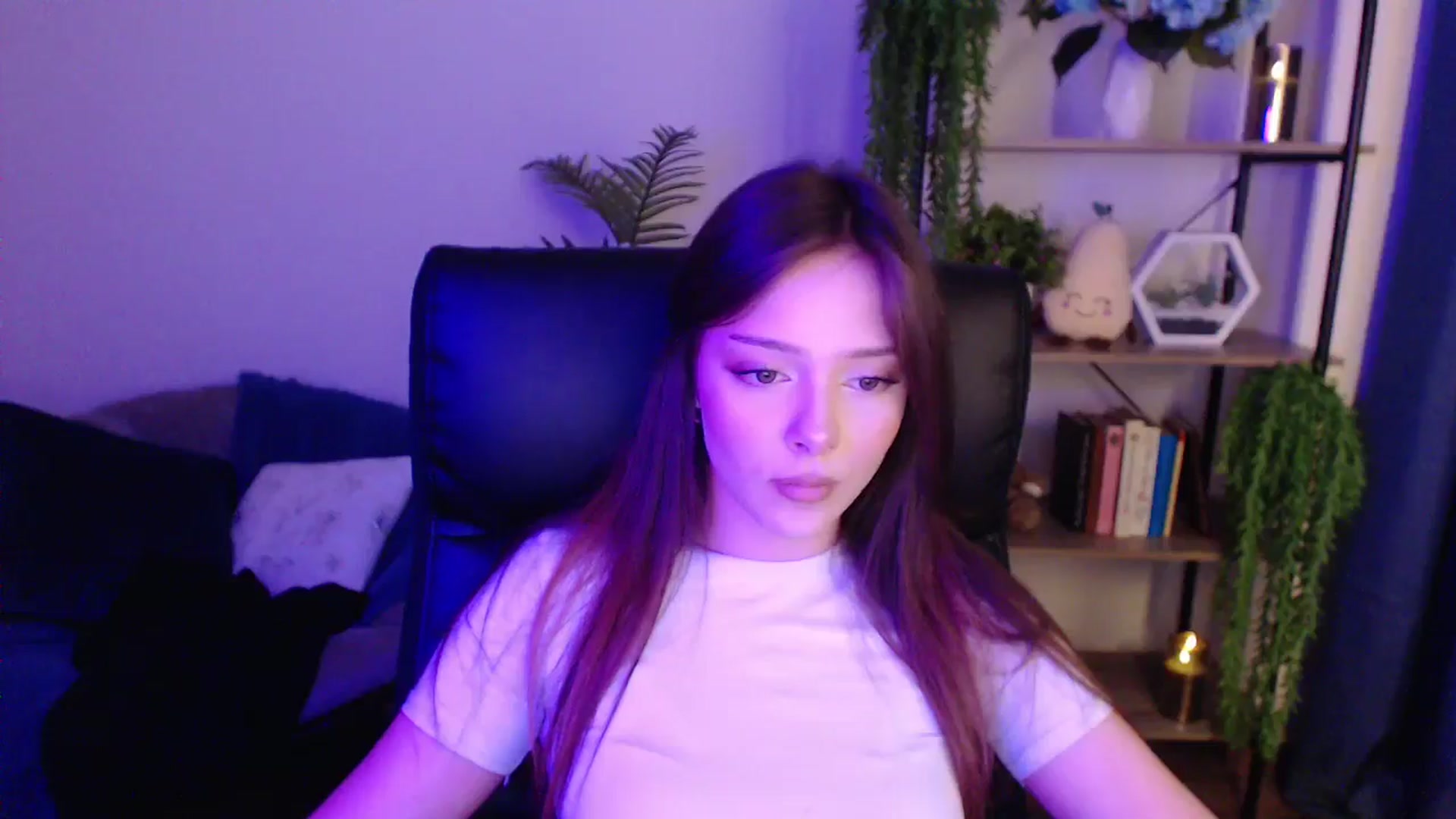 Gallery image thumbnail from KateManelli's myfreecams stream on, 01/19/2025, 12:46 image 12 of 20