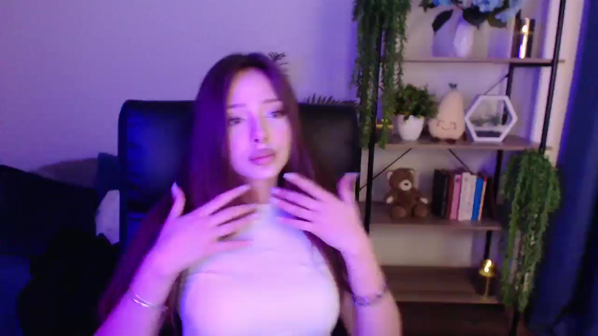 Gallery image thumbnail from KateManelli's myfreecams stream on, 01/19/2025, 12:46 image 5 of 20