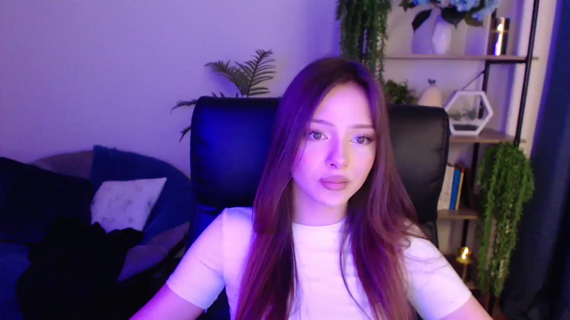 Gallery image thumbnail from KateManelli's myfreecams stream on, 01/19/2025, 12:46 image 2 of 20
