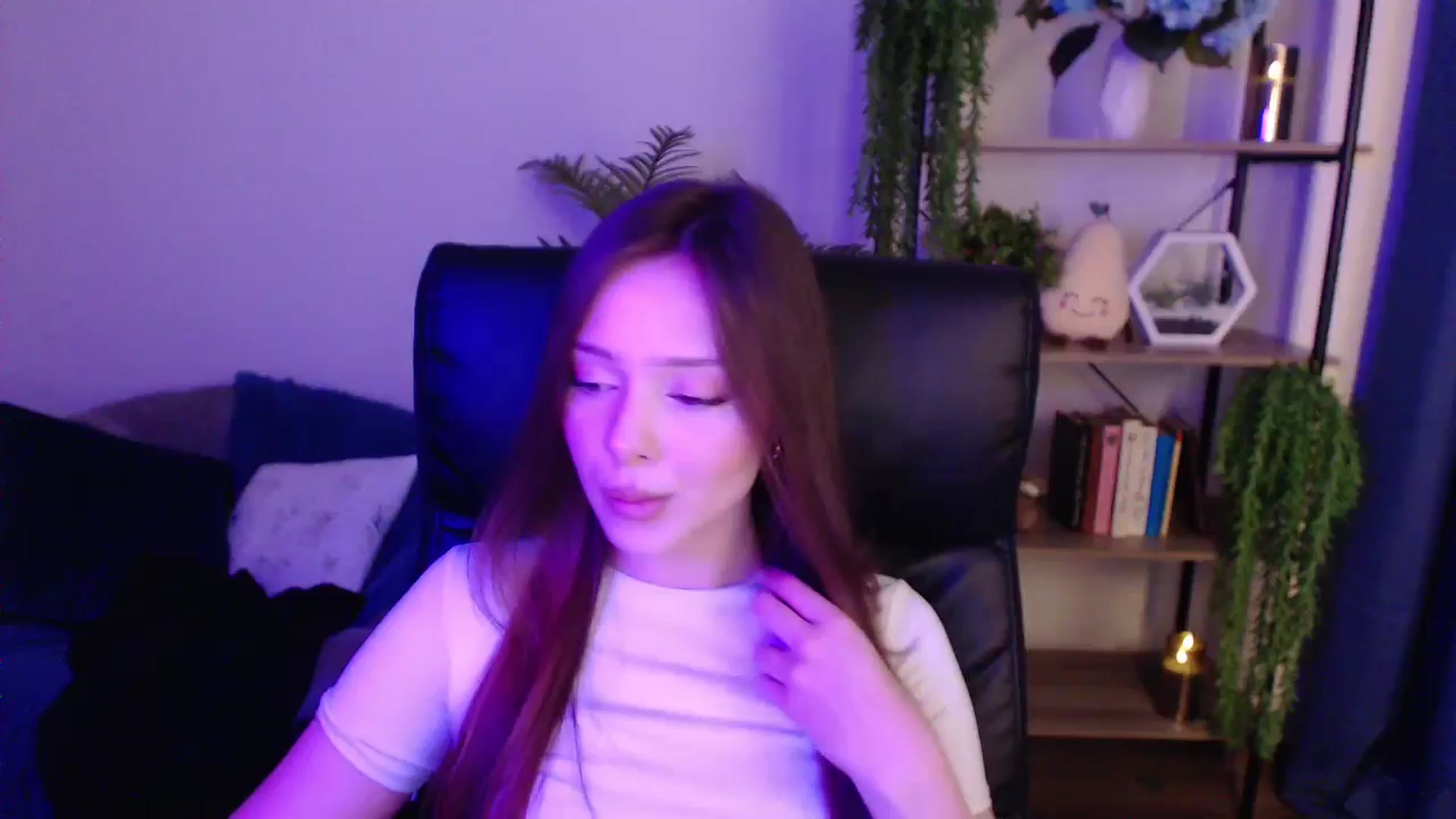 Gallery image thumbnail from KateManelli's myfreecams stream on, 01/19/2025, 13:49 image 1 of 20