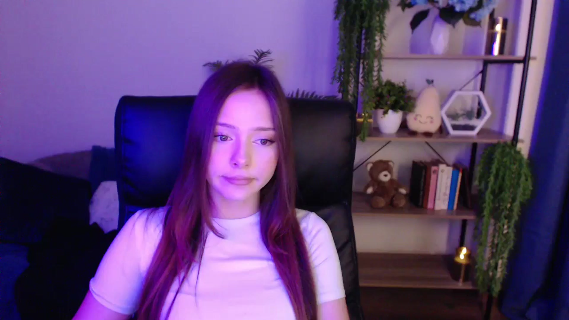 Gallery image thumbnail from KateManelli's myfreecams stream on, 01/19/2025, 13:49 image 18 of 20