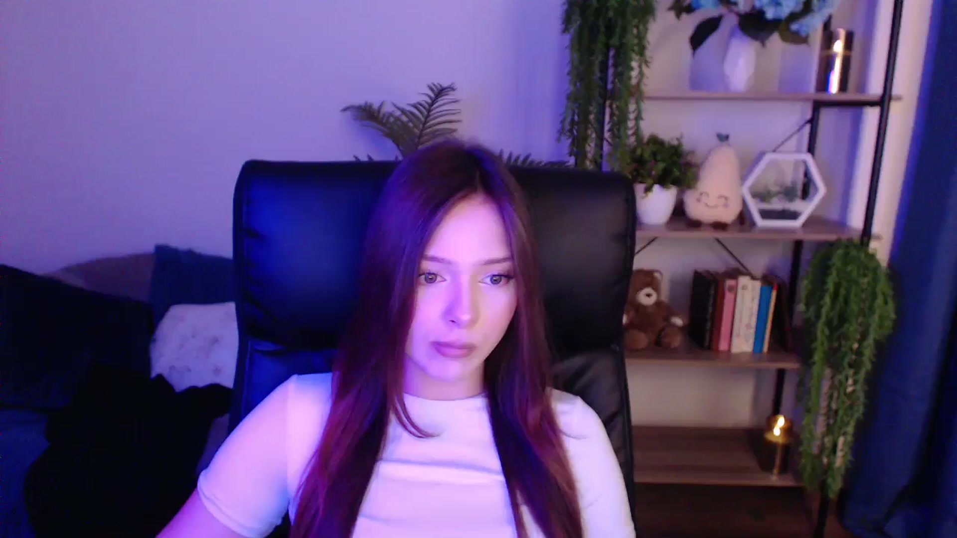 Gallery image thumbnail from KateManelli's myfreecams stream on, 01/19/2025, 13:49 image 11 of 20