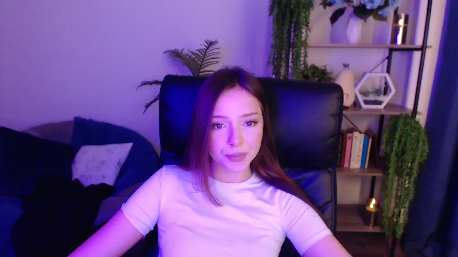 Gallery image thumbnail from KateManelli's myfreecams stream on, 01/19/2025, 13:49 image 3 of 20