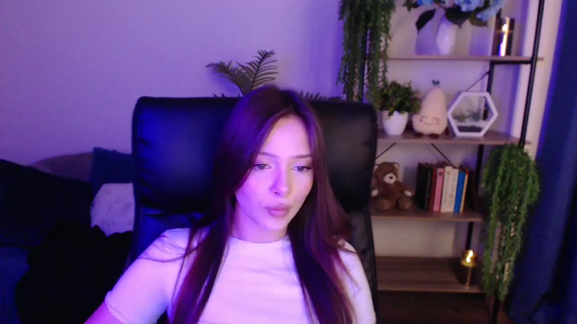 Gallery image thumbnail from KateManelli's myfreecams stream on, 01/19/2025, 14:22 image 3 of 20
