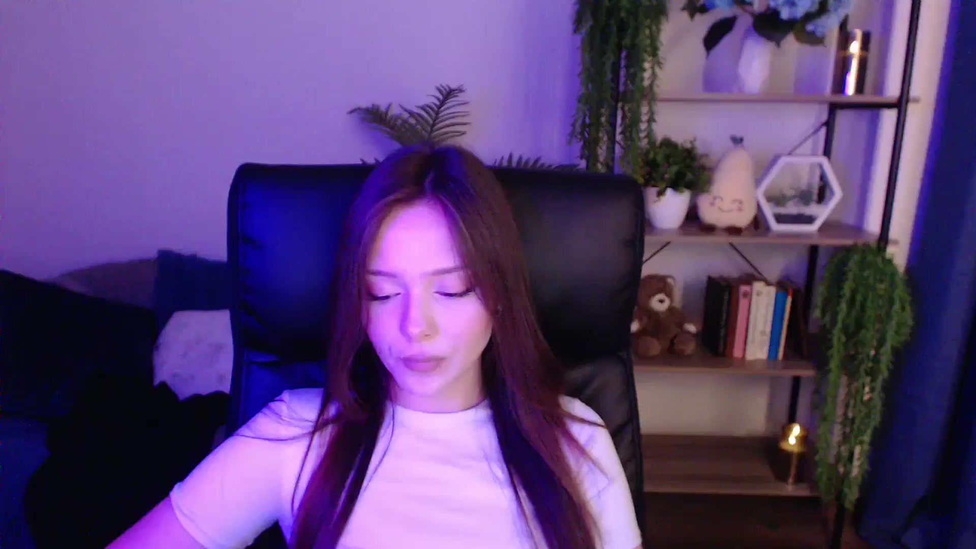 Gallery image thumbnail from KateManelli's myfreecams stream on, 01/19/2025, 14:22 image 4 of 20