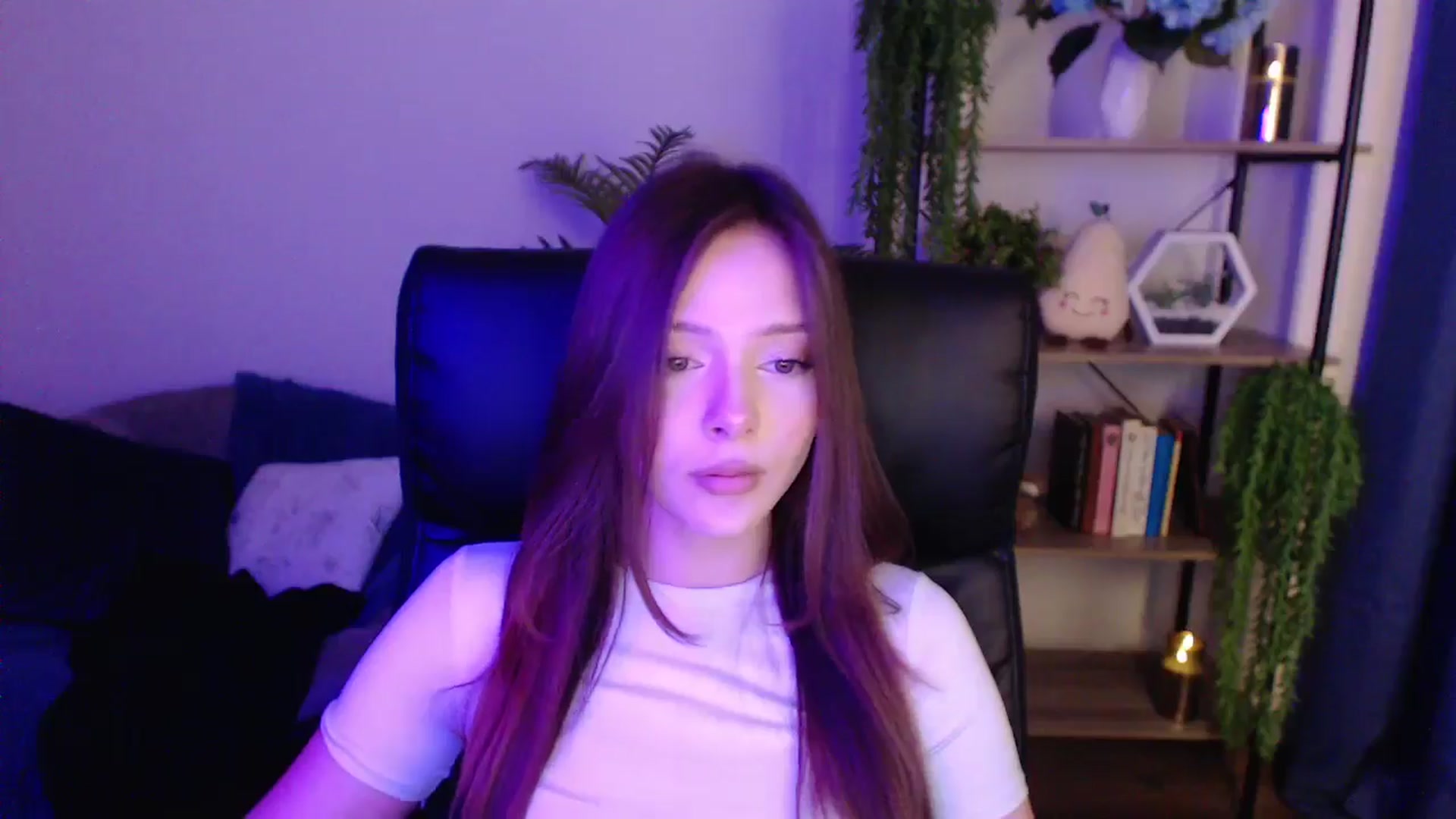 Gallery image thumbnail from KateManelli's myfreecams stream on, 01/19/2025, 14:46 image 7 of 20