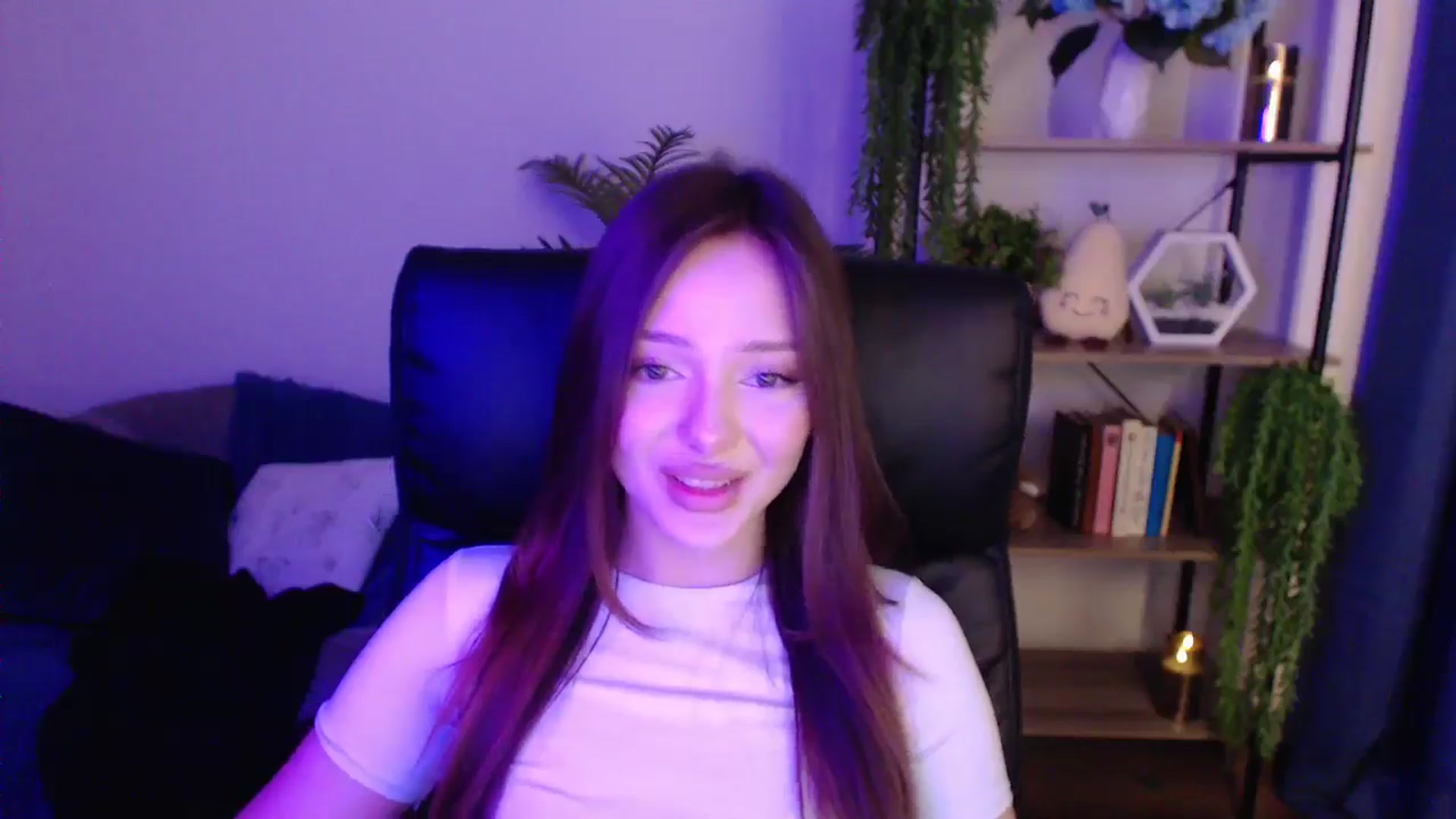 Gallery image thumbnail from KateManelli's myfreecams stream on, 01/19/2025, 14:46 image 6 of 20