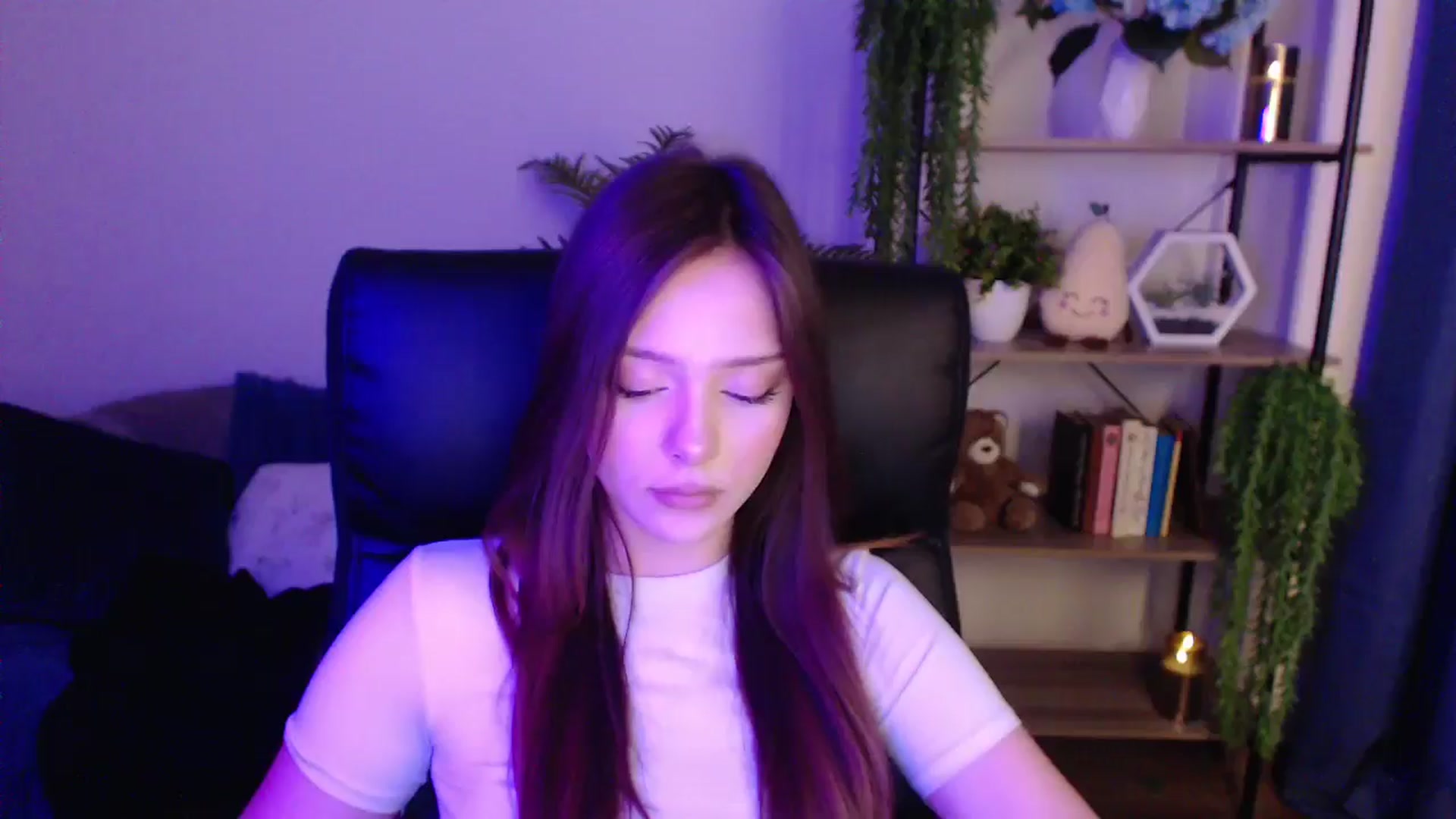 Gallery image thumbnail from KateManelli's myfreecams stream on, 01/19/2025, 14:46 image 1 of 20