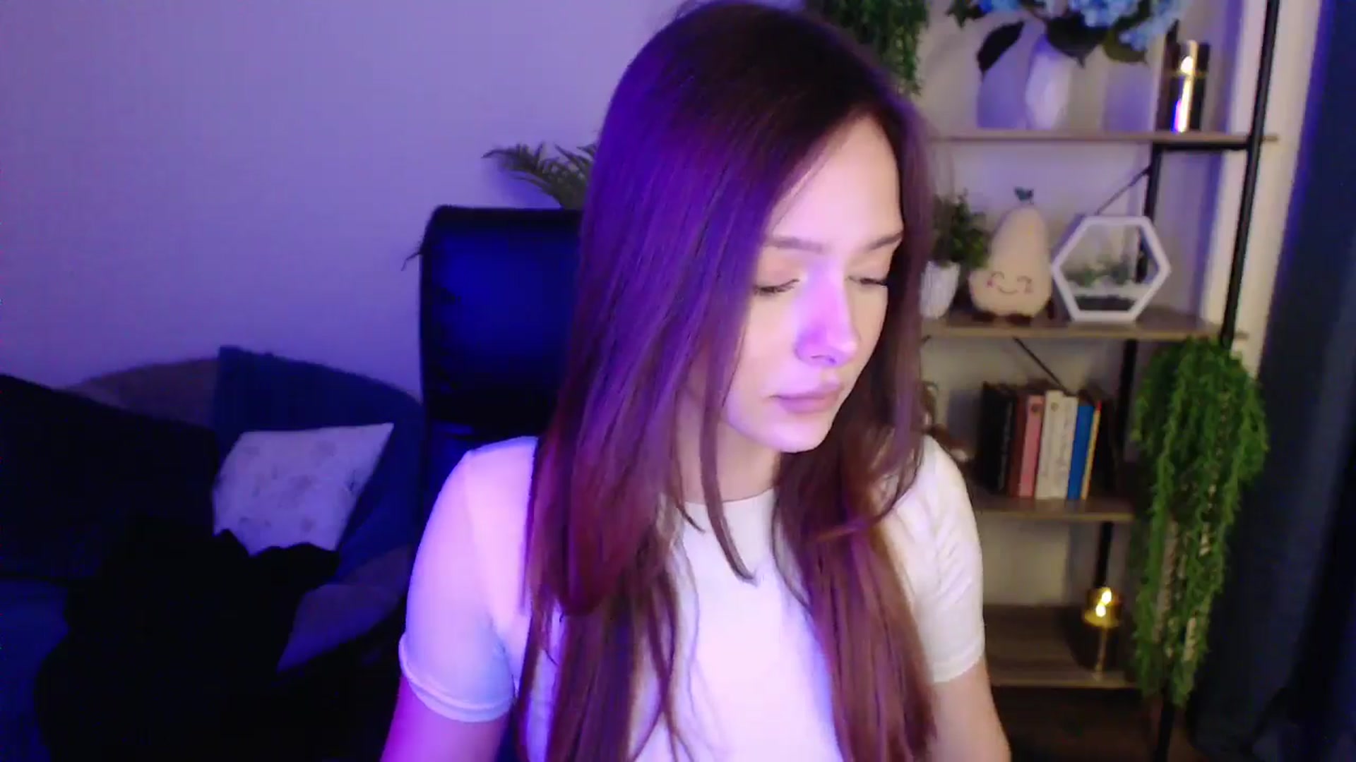 Gallery image thumbnail from KateManelli's myfreecams stream on, 01/19/2025, 14:46 image 12 of 20