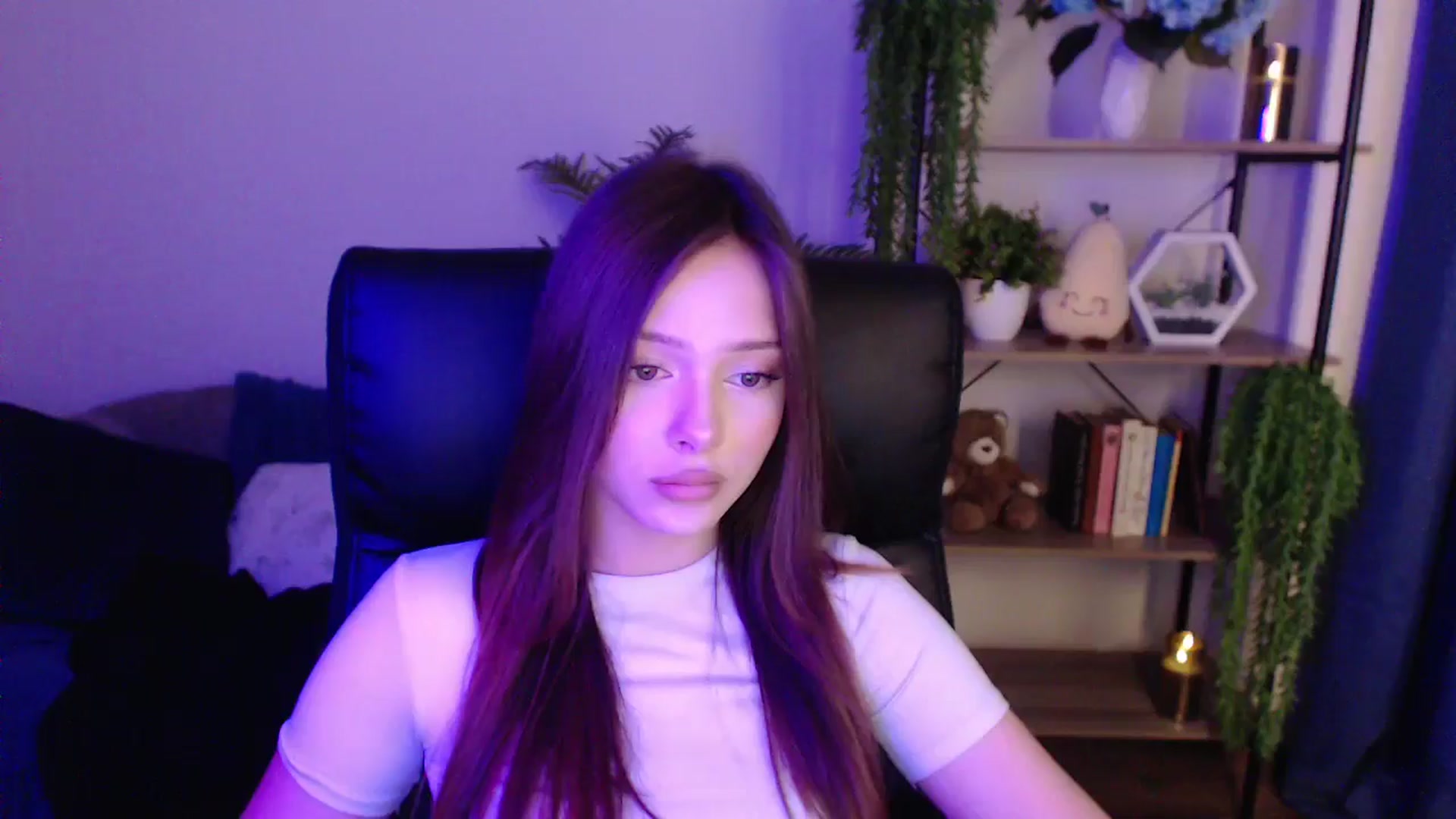Gallery image thumbnail from KateManelli's myfreecams stream on, 01/19/2025, 14:46 image 5 of 20